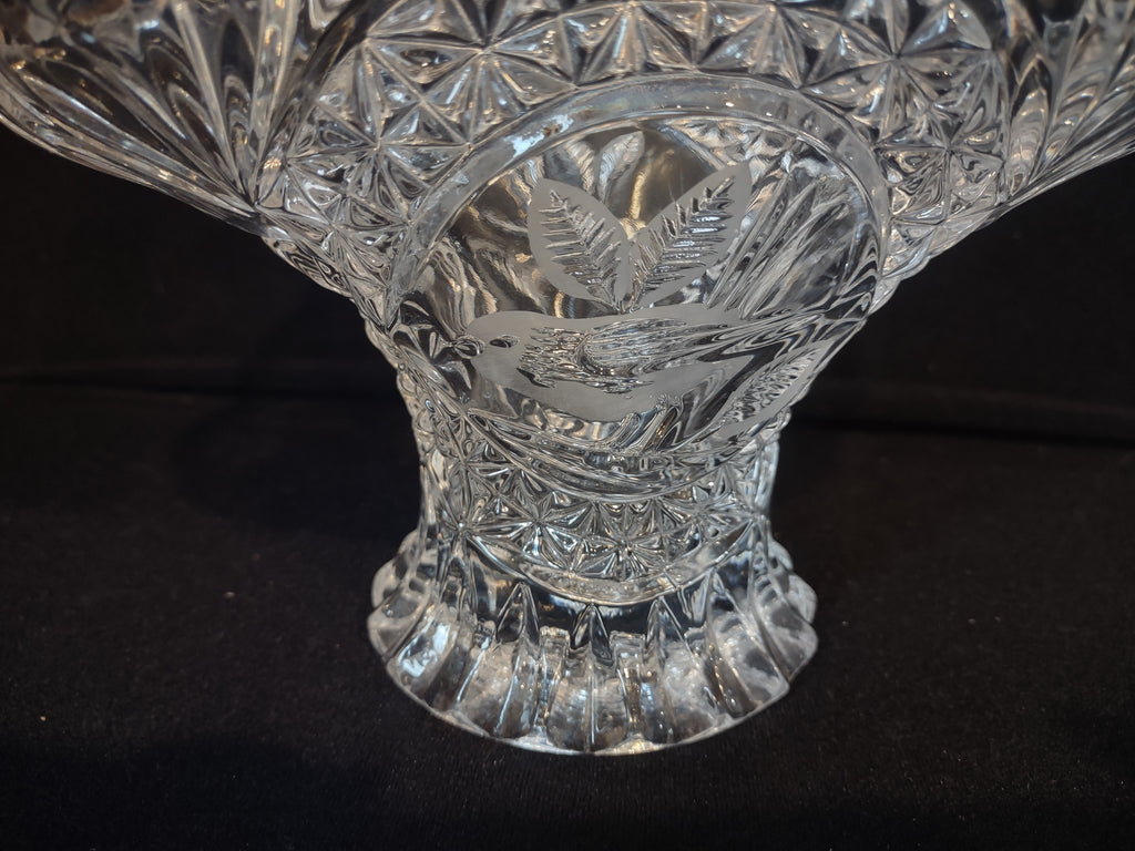 Hofbayer Byrdes Crystal Candy Dish with Handle (lot 2500c)