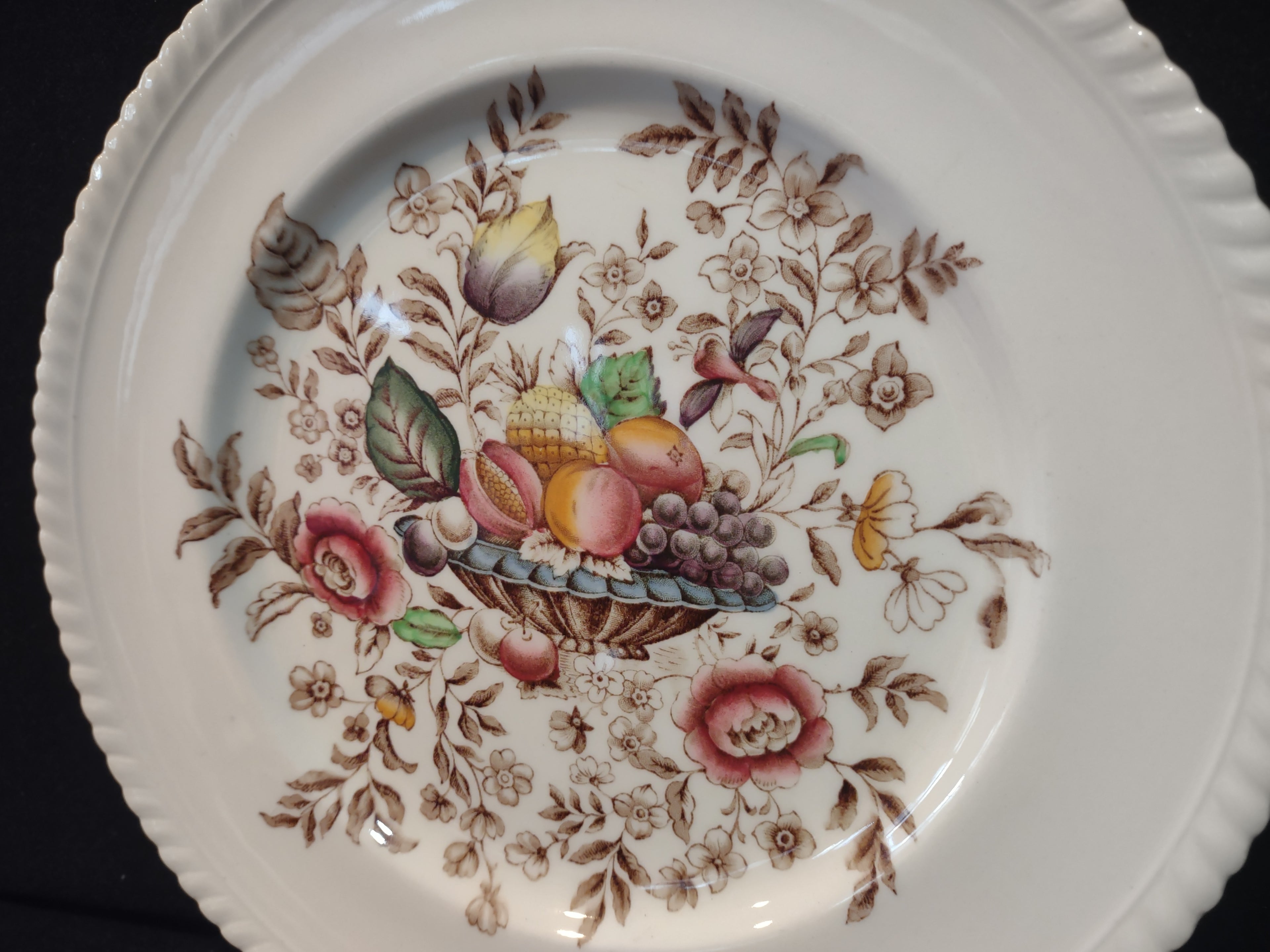Vintage Johnson Pomona Windsor Ware Dinner Plate England Ironstone (lot 5607)