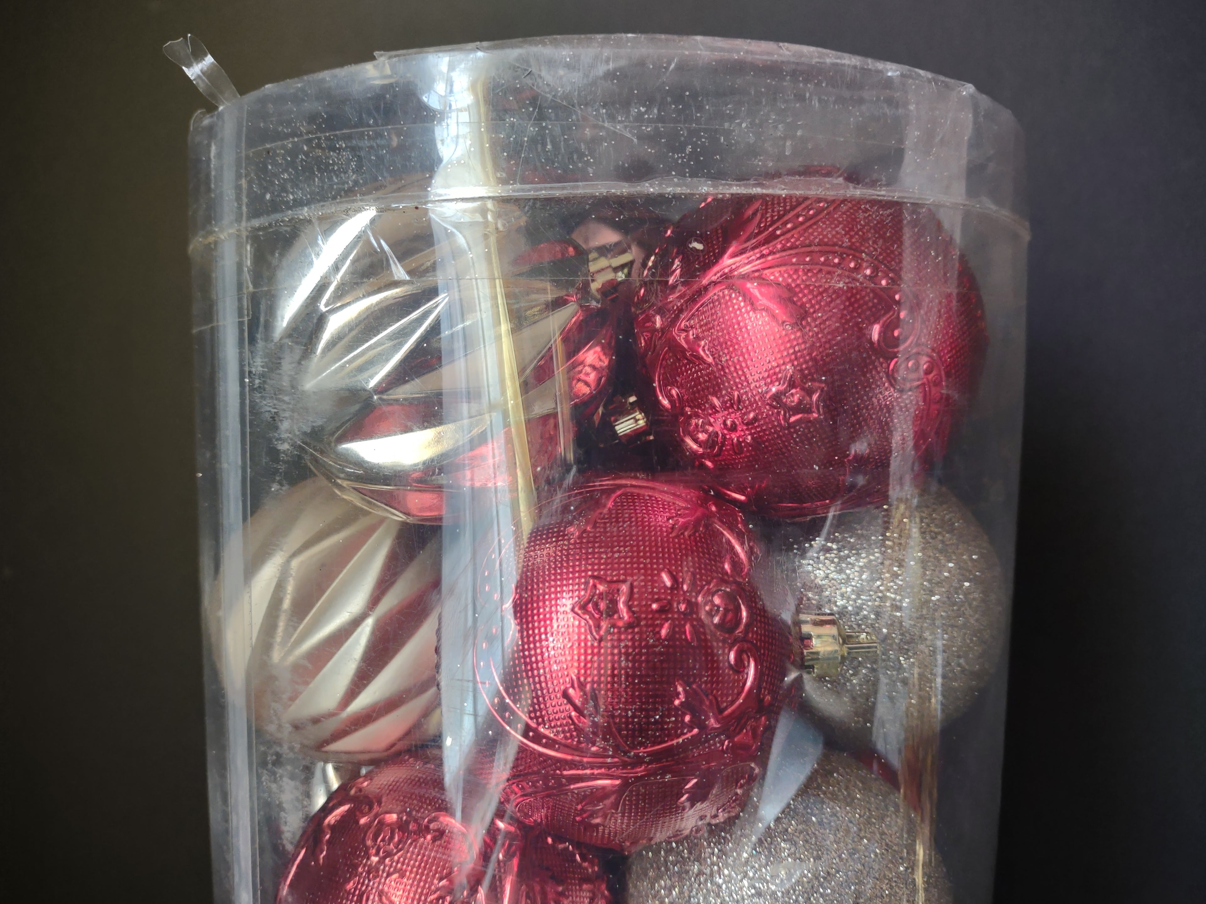 Vintage Shatterproof Plastic Christmas Ornaments Red Brown 48 ct. (lot 1623)