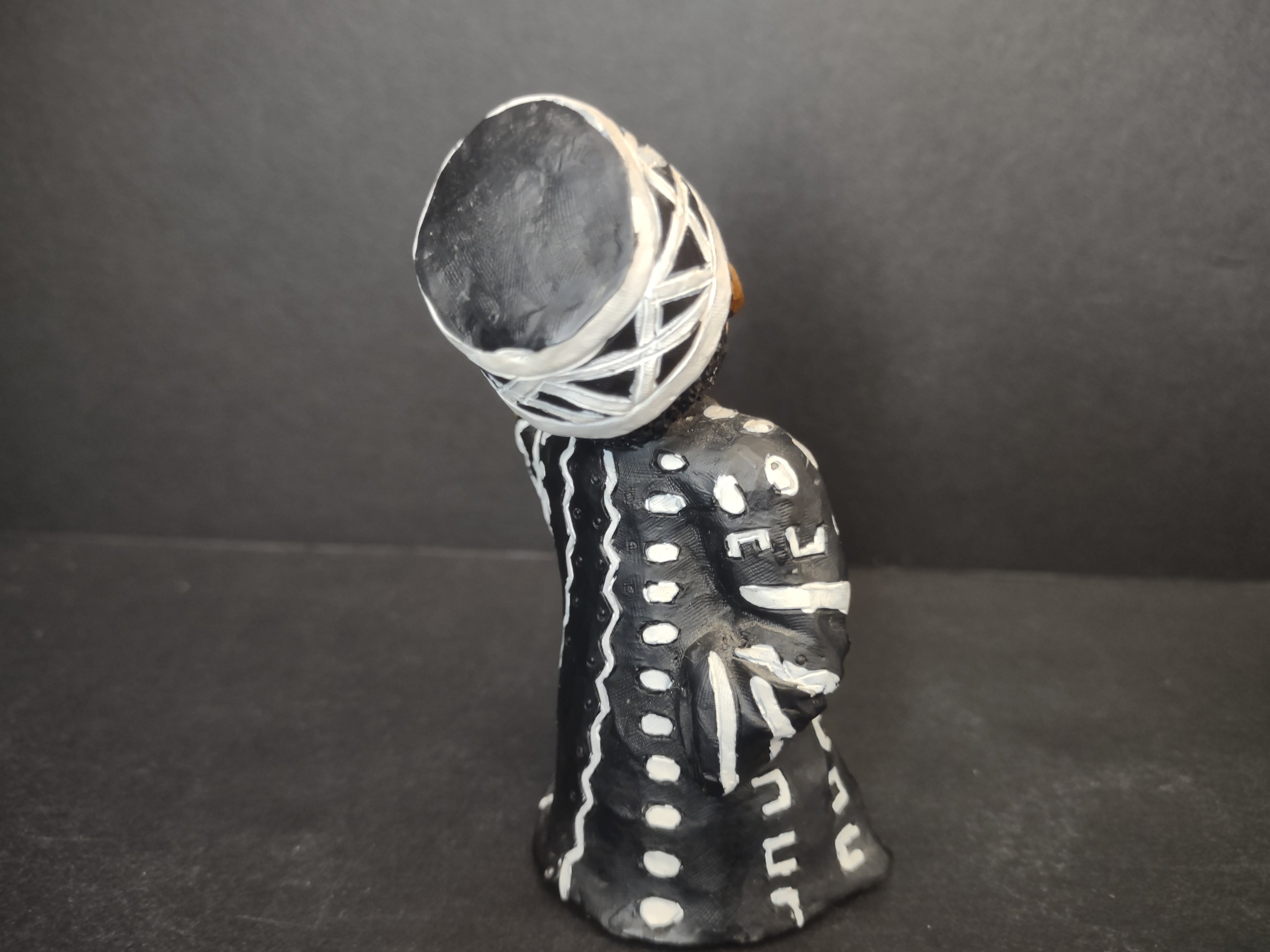 Vintage Black African Small Figurine Musical 3-1/2" (lot 3086)