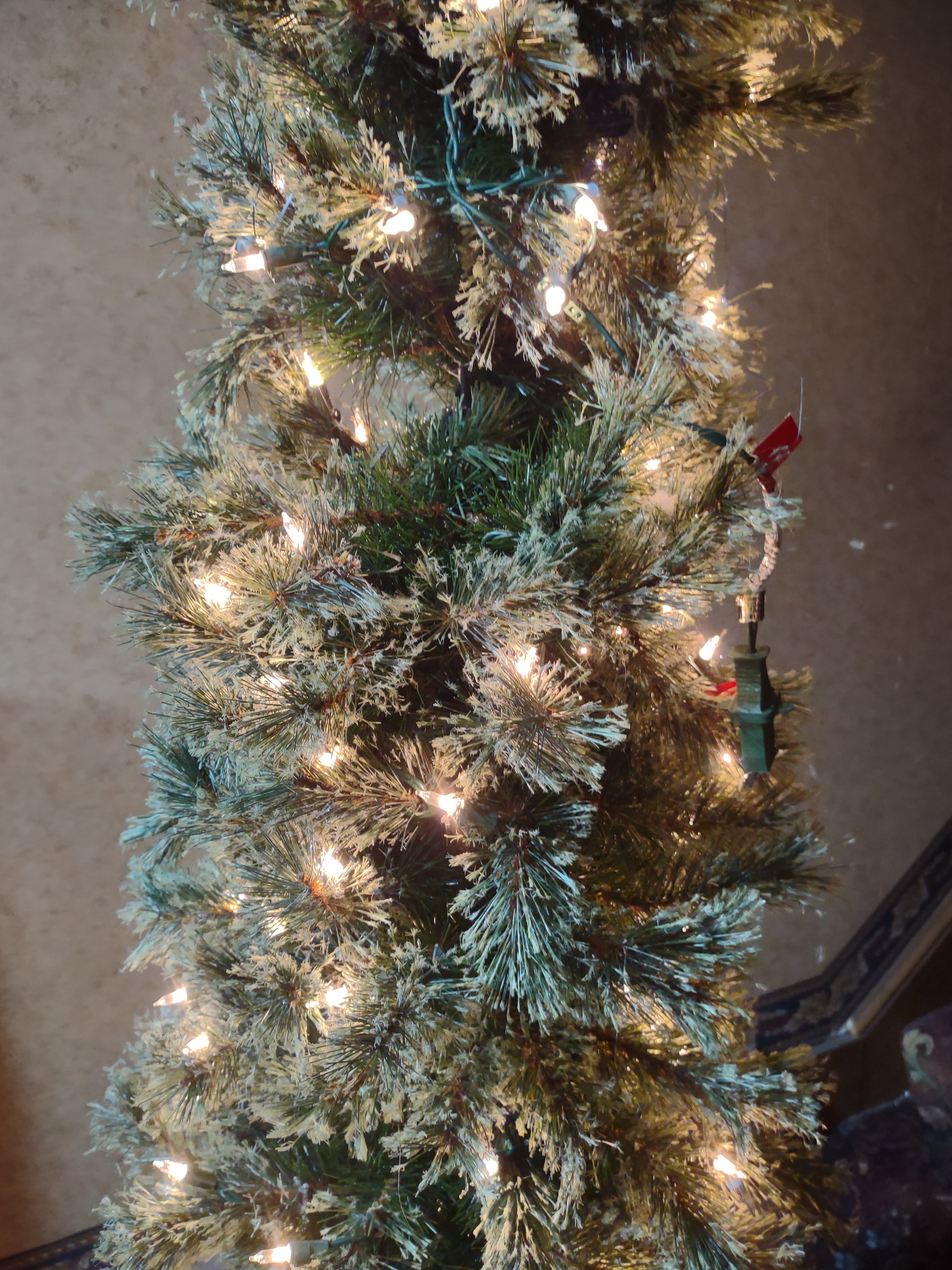 Christmas Artificial7 Ft Fluffy Pre-Lit Pencil Green Tree (lot 3380)