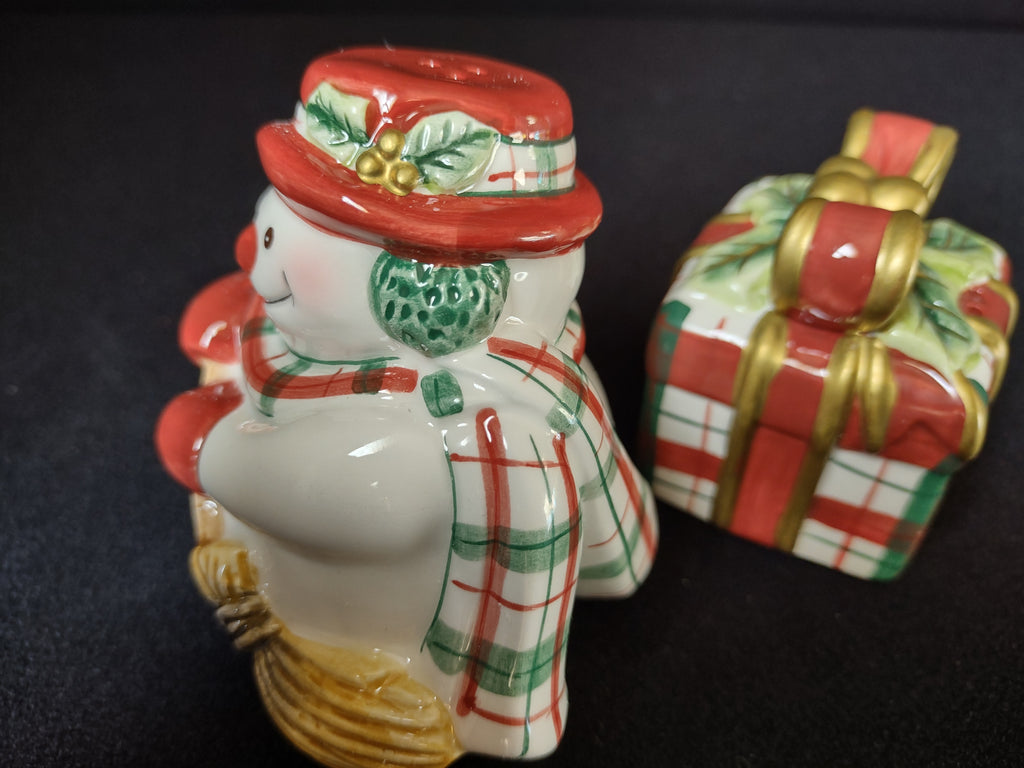 Fitz and Floyd Christmas Salt and Pepper Plaid Snowman Shakers (lot 1521)
