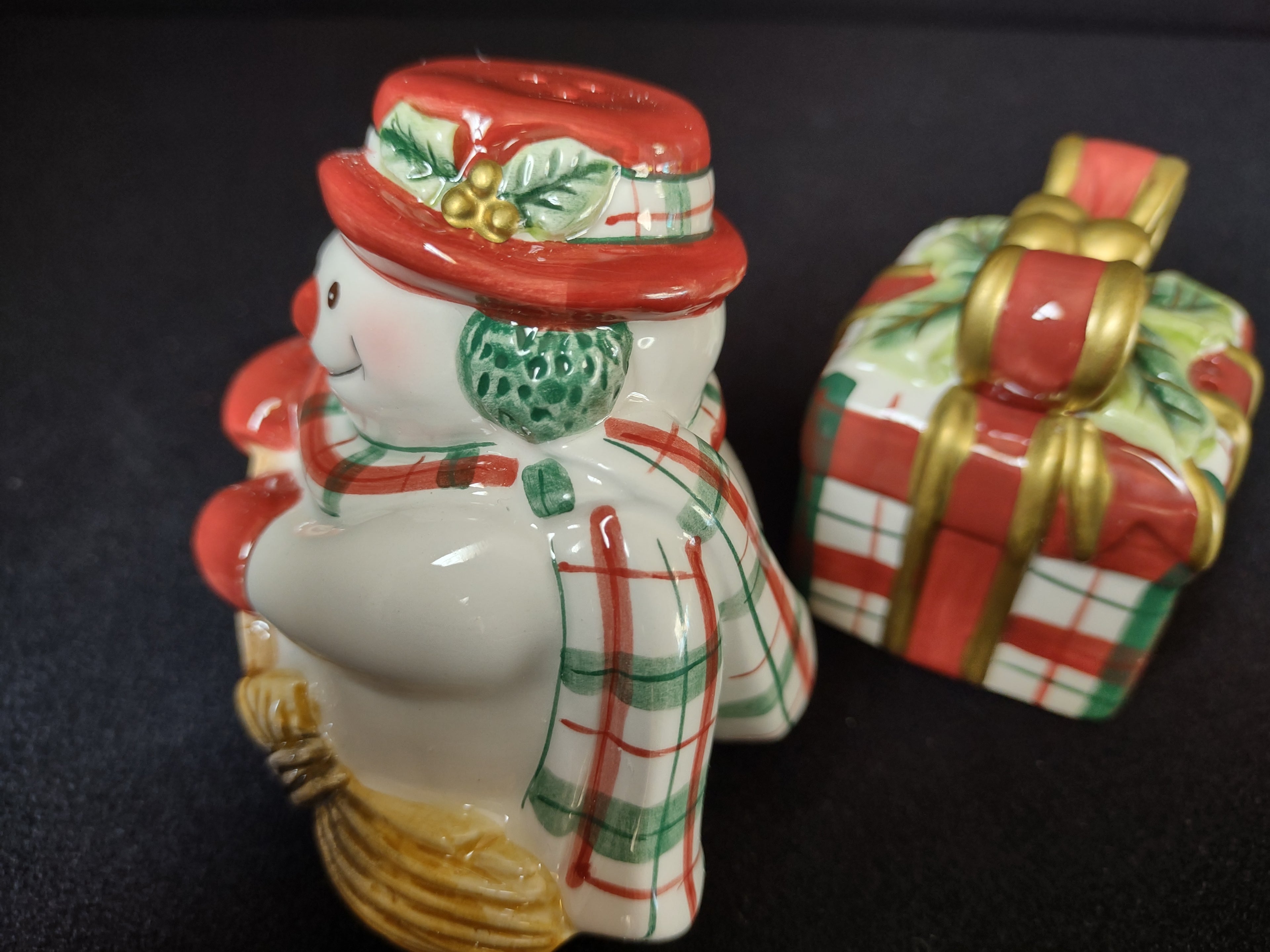 Fitz and Floyd Christmas Salt and Pepper Plaid Snowman Shakers (lot 1521)