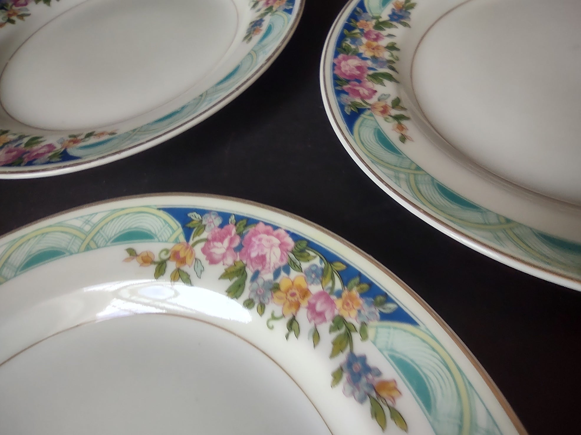 Haviland Limoges Massachusetts 3 x Bread/Butter Plate Blue Floral (lot 934)