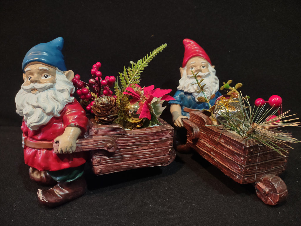 Vintage 5" Christmas Gnomes Wheelbarrow Poinsettia Berries (Lot 4767)