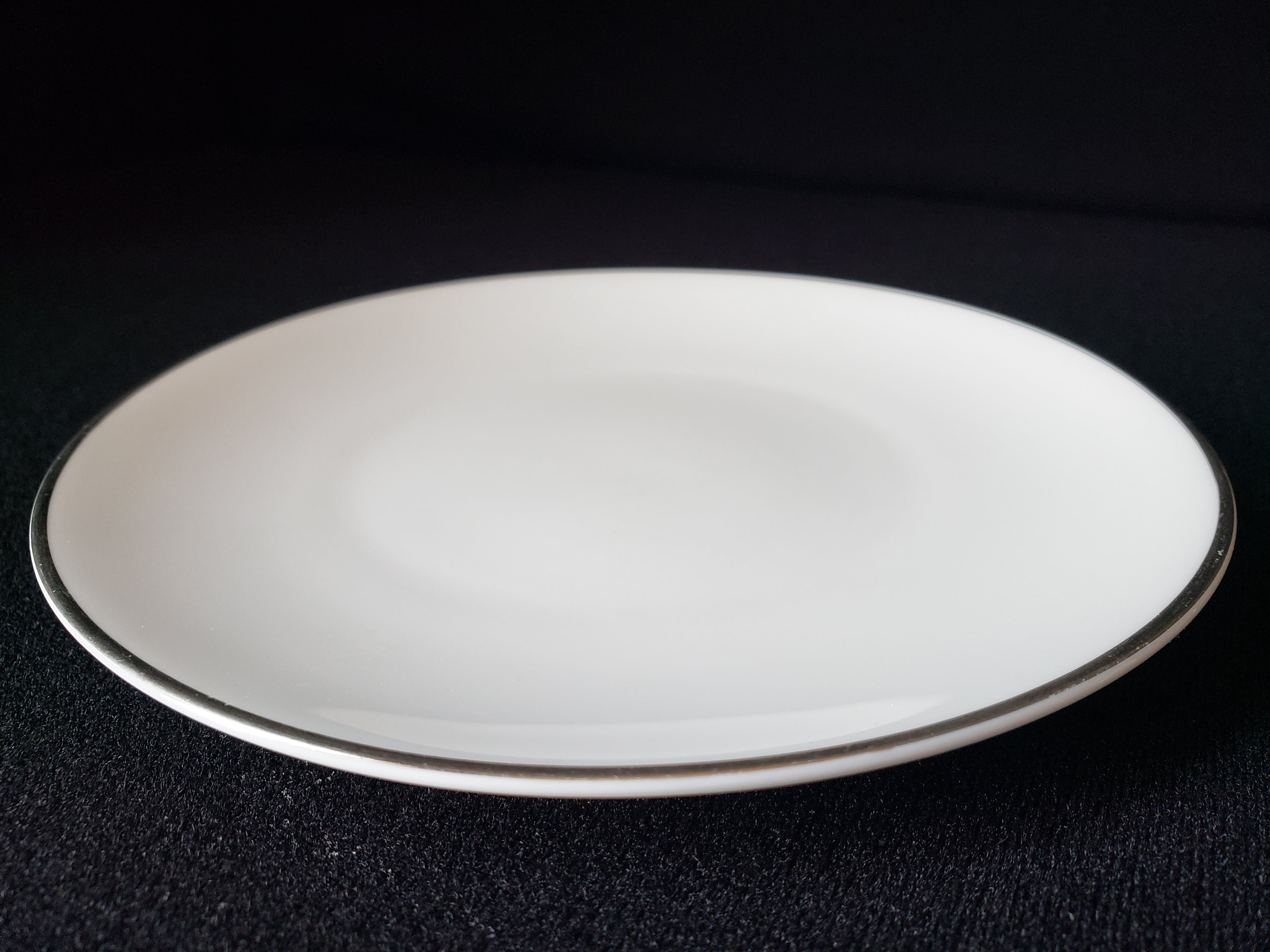 Vintage Royal Worcester White Silver Trim Bread or Dessert Plate 6" (lot 2111)