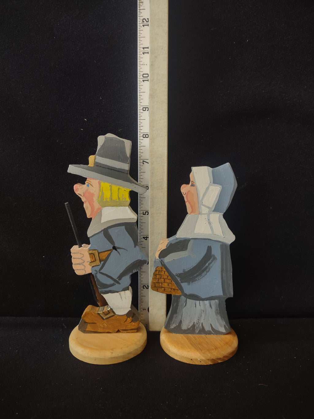 Thanksgiving /Fall Vintage Handmade Wooden Pilgrims (Lot 3439)