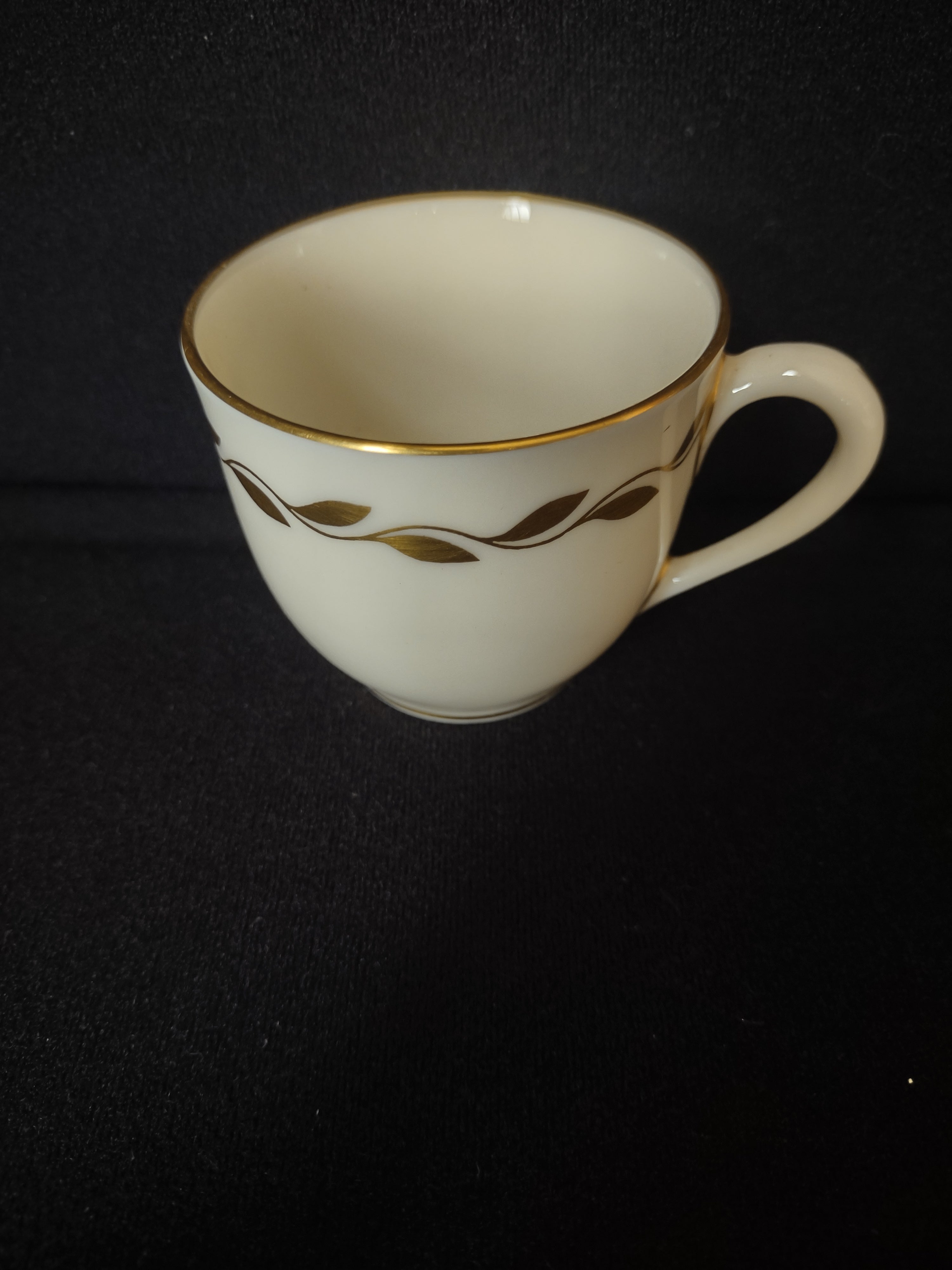 Vintage Lenox Golden Wreath O-313 Demitasse Cup (lot 1879)