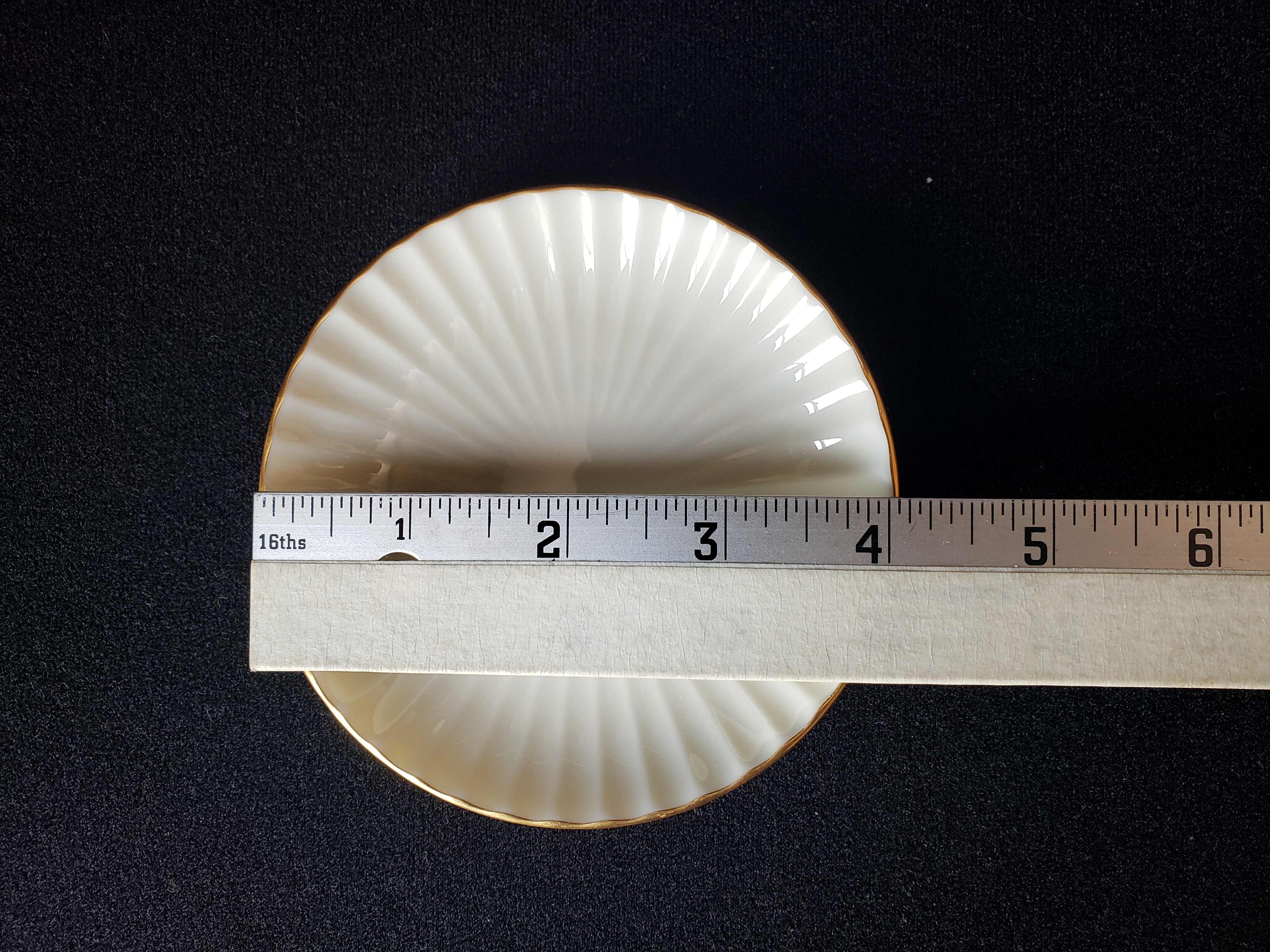 Vintage Lenox Coaster Gold Trim 4" (lot 1945)