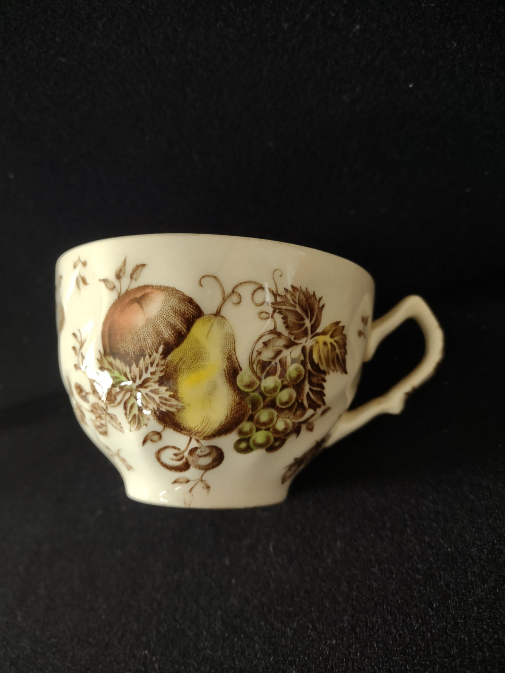 Vintage Johnson Brothers Ironstone England Teacup Autumn's Delight (Lot 5633)