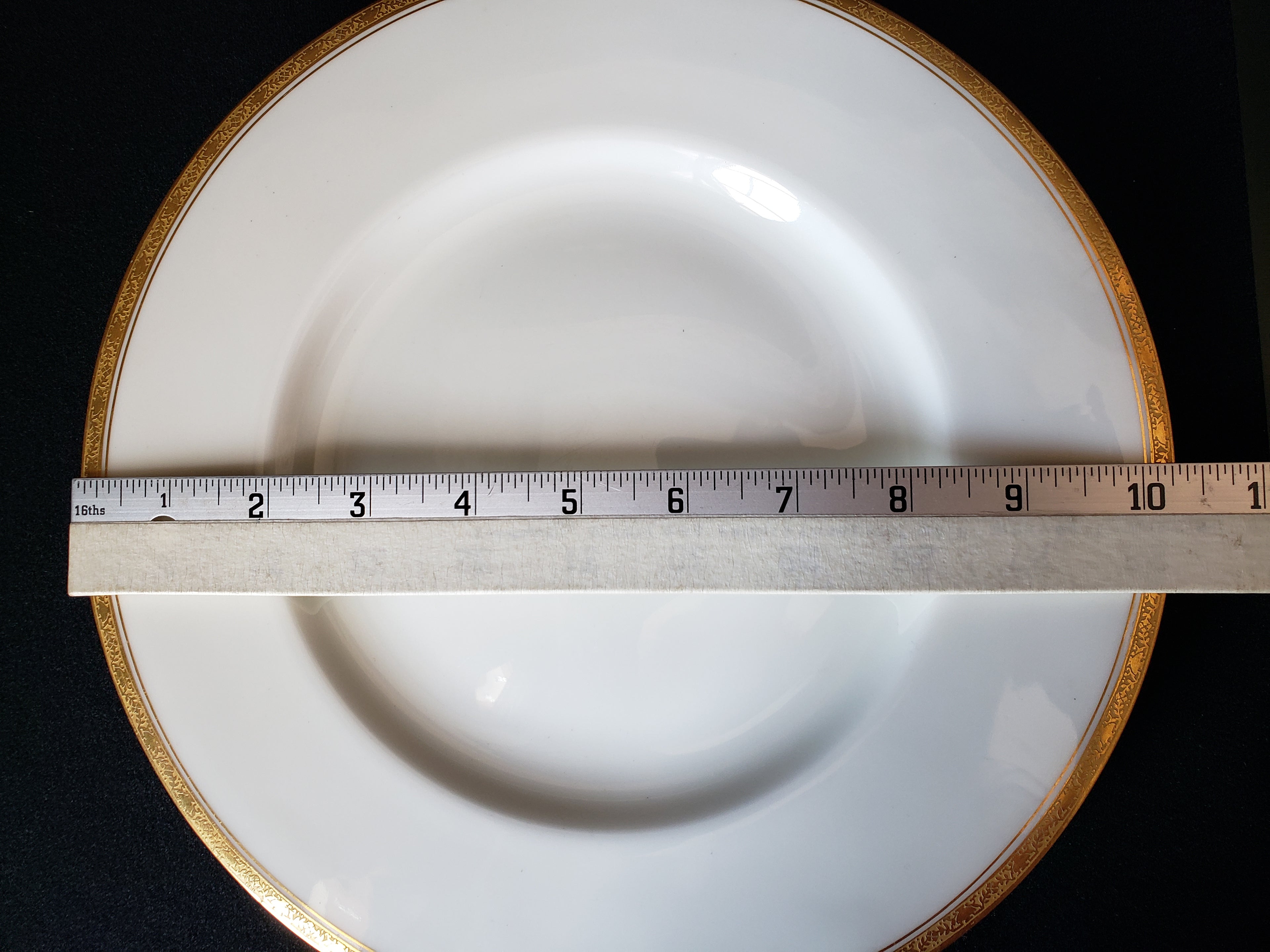 Vintage Royal Worcester Athena Dinner Plate 10-1/4" (lot 2132)