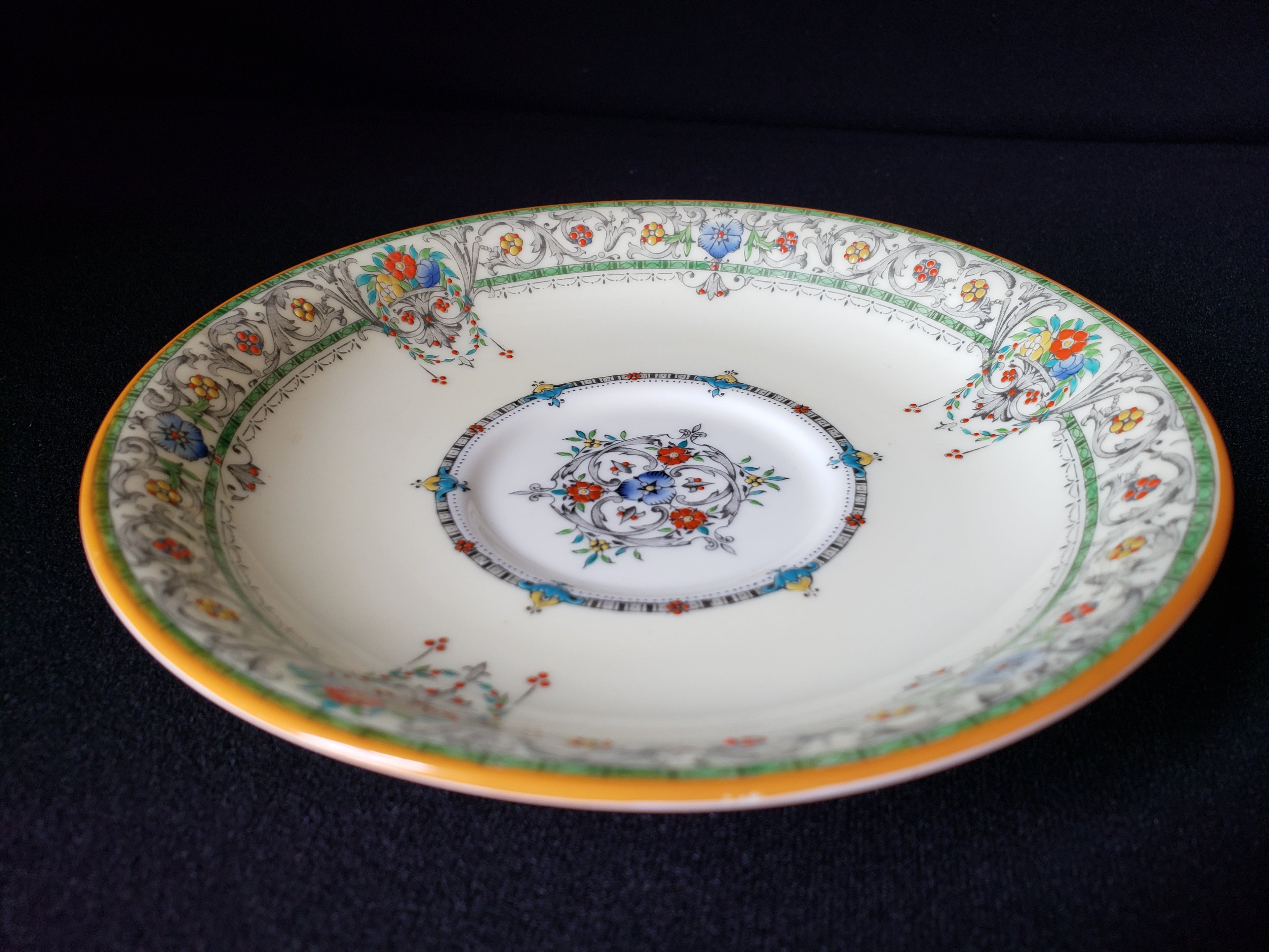 Vintage Royal Worcester Chantilly Saucer ONLY 6-1/4" (lot 2087)