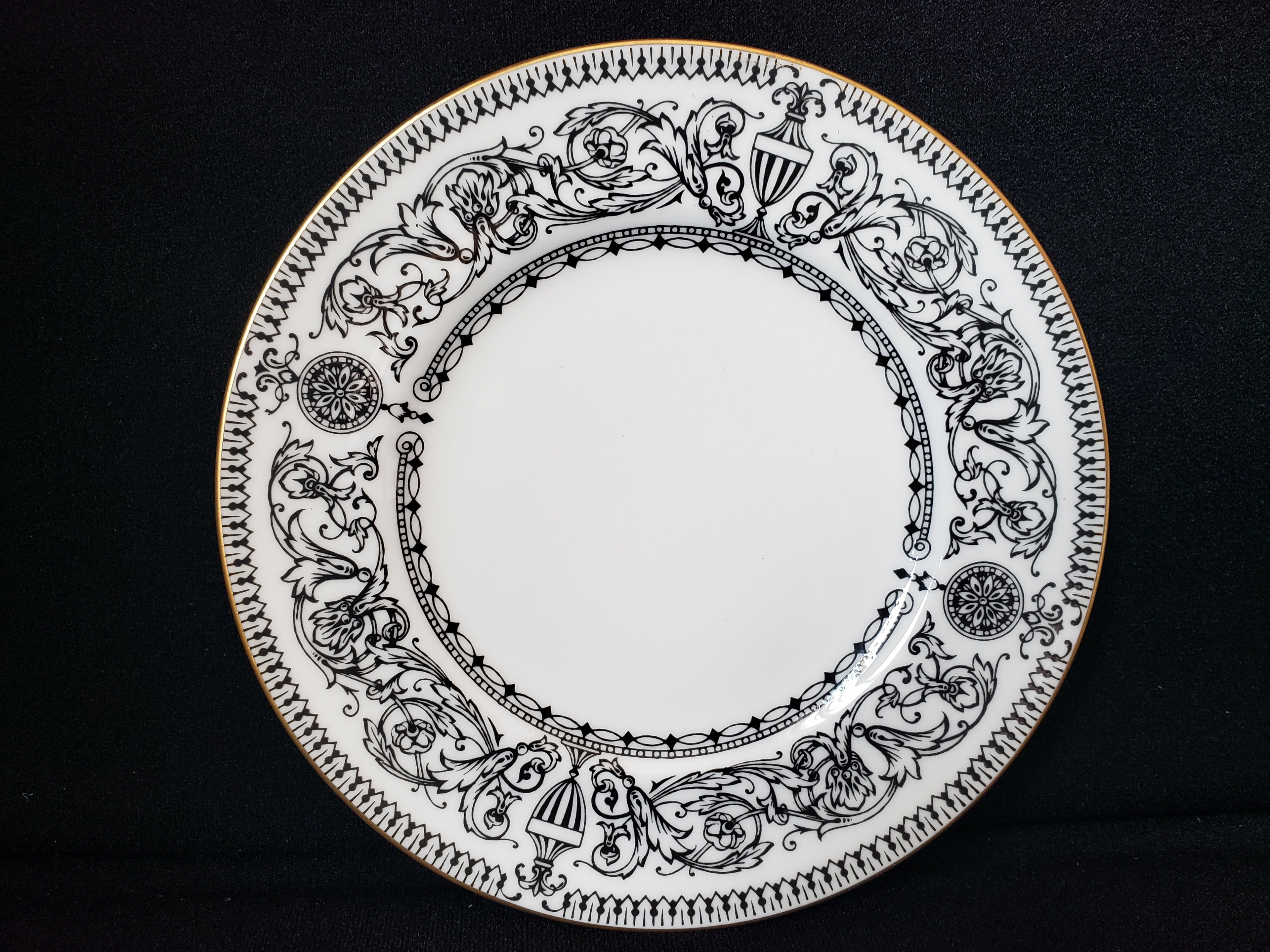 Vintage Royal Worcester Padua Dessert or Bread Plate 6-1/4" (lot 2053)