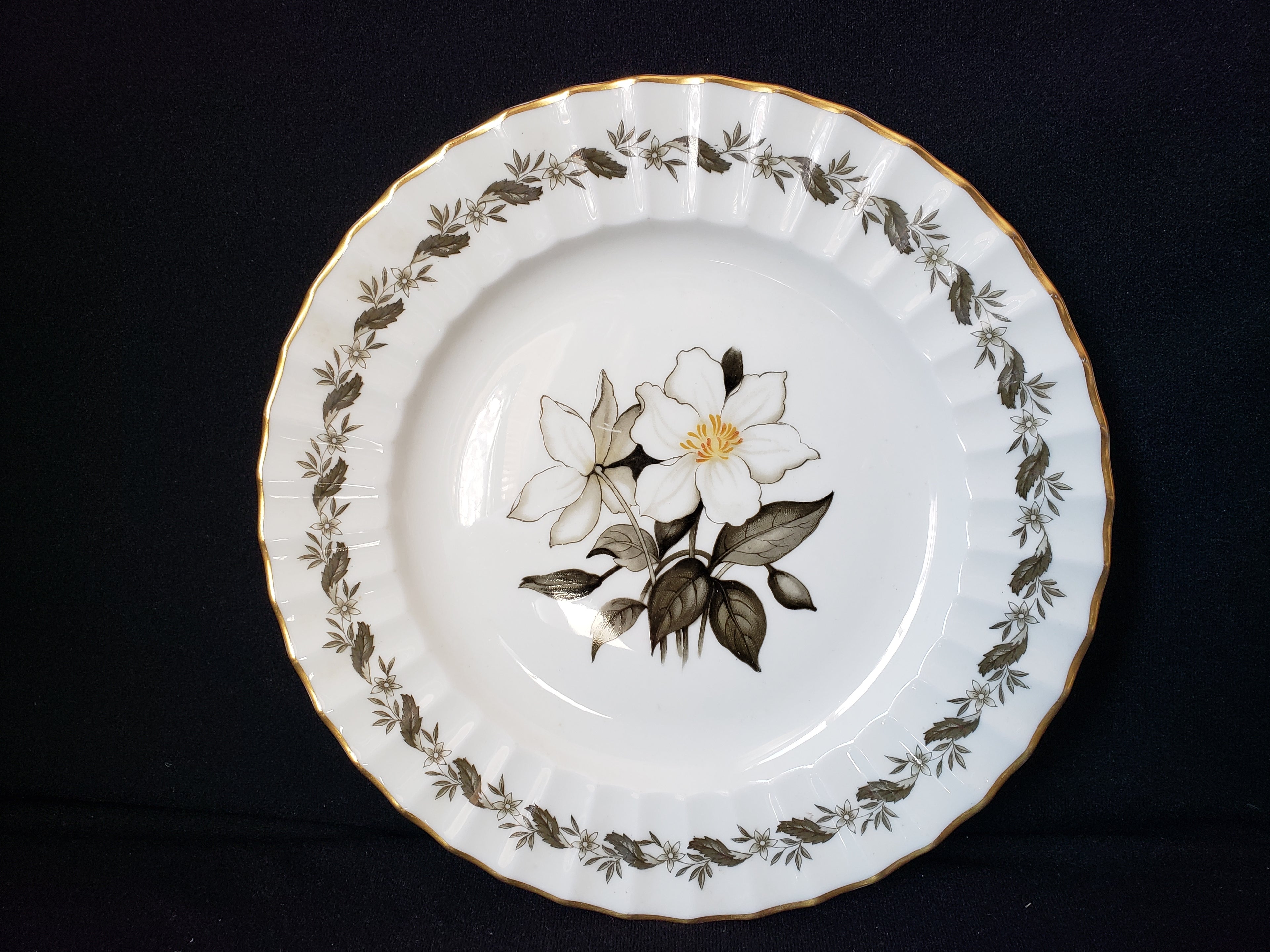 Vintage Royal Worcester Engadine Salad or Luncheon Plate 8" (lot 2129)