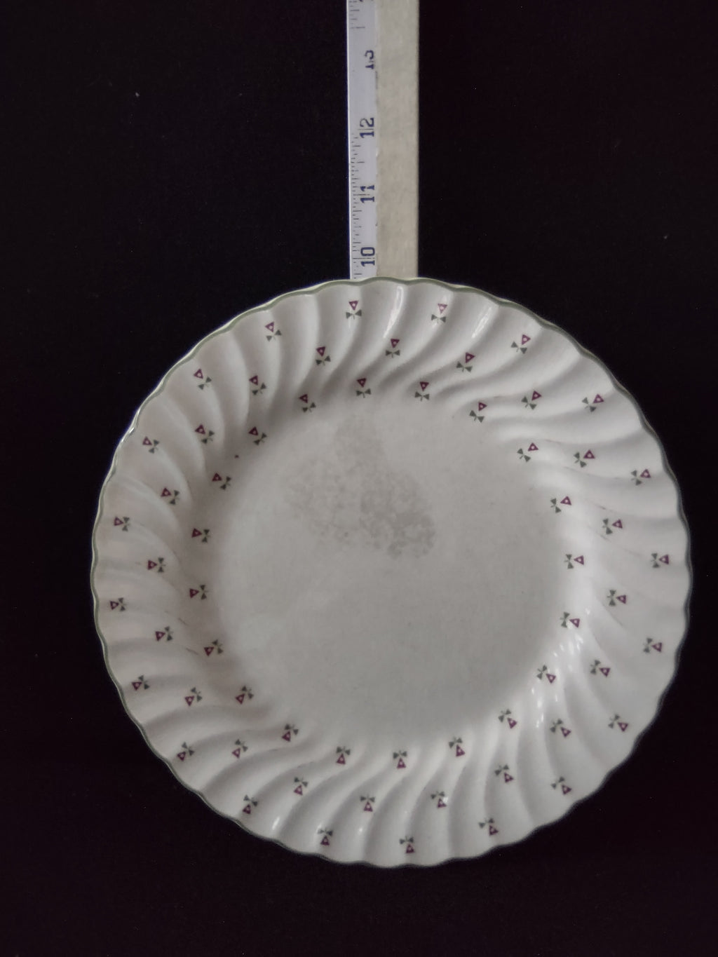 Vintage Laura Ashley Johnson Brothers 10" Dinner Plate Thistle (Lot 5566)