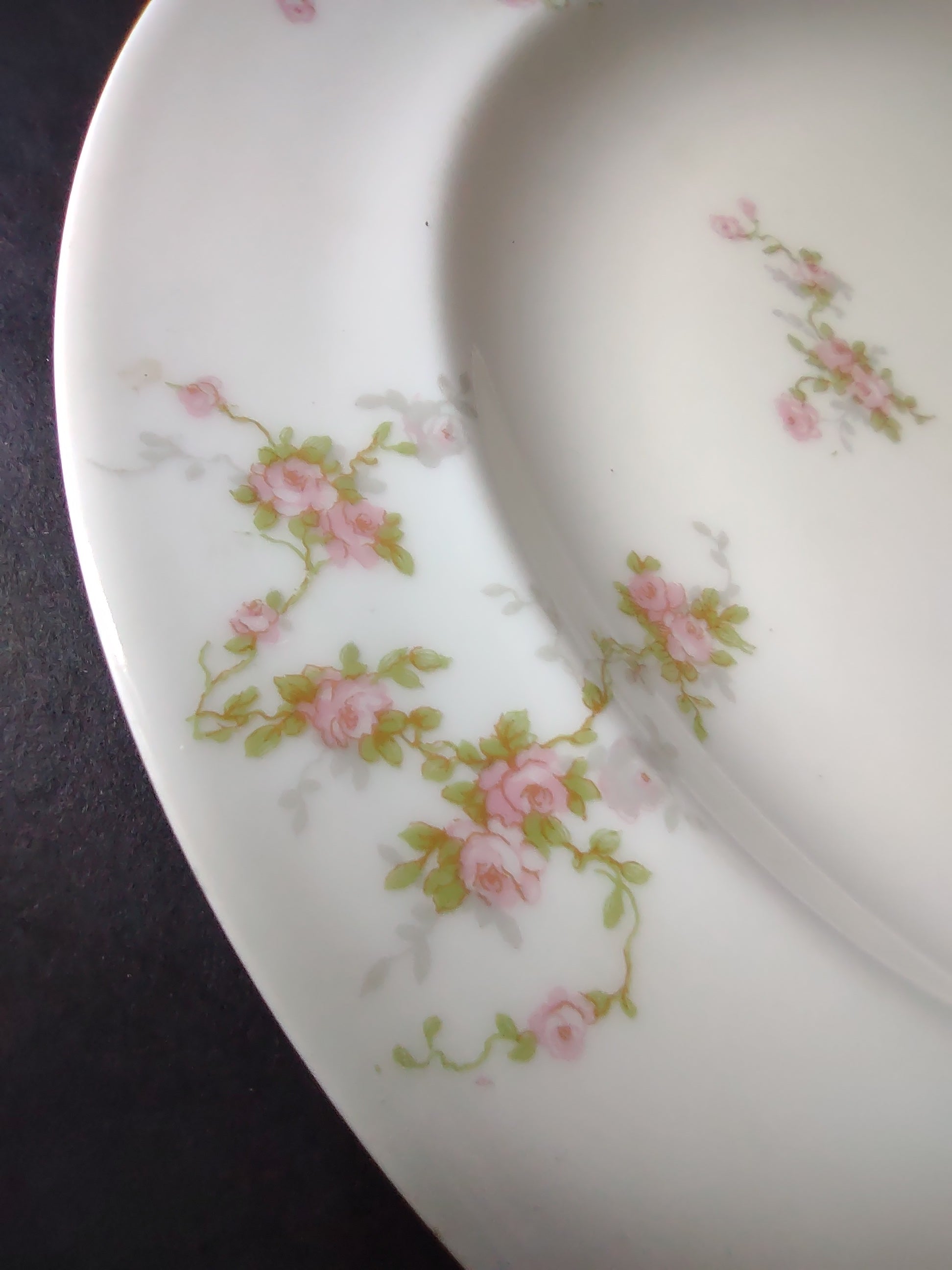 Haviland Limoges Pink Spray 2 x Dinner & 1 x Bread/Butter Plate (lot 922)