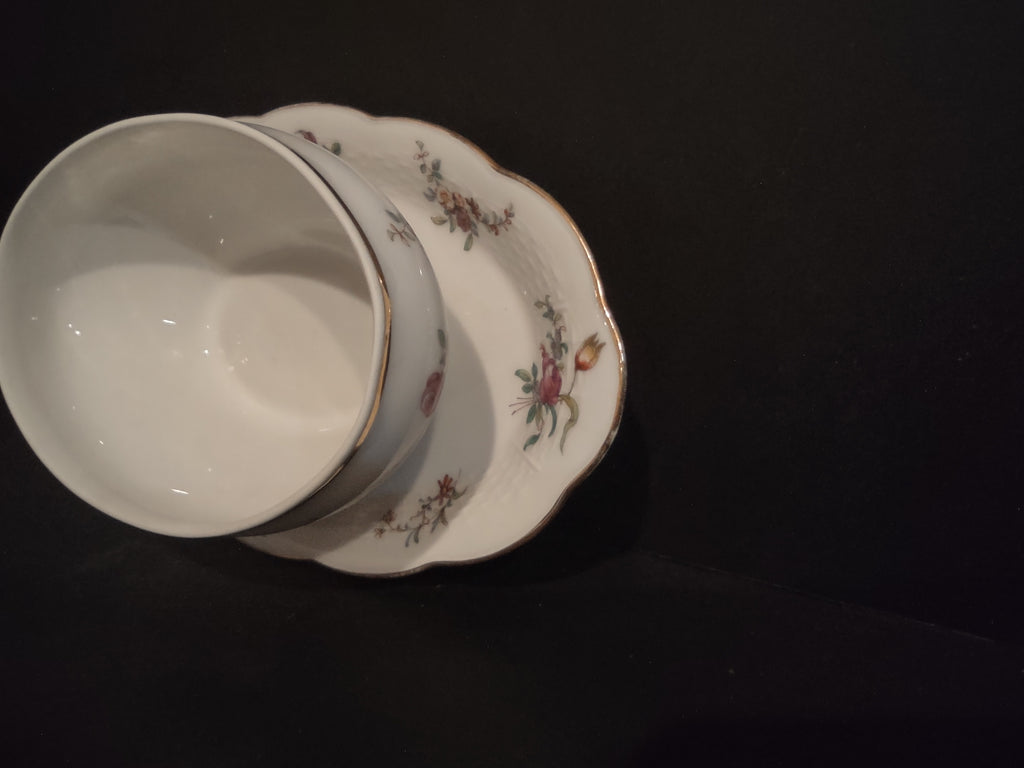 Haviland Limoges France Gold Trim Gravy Bowl Flower Design (lot 596)