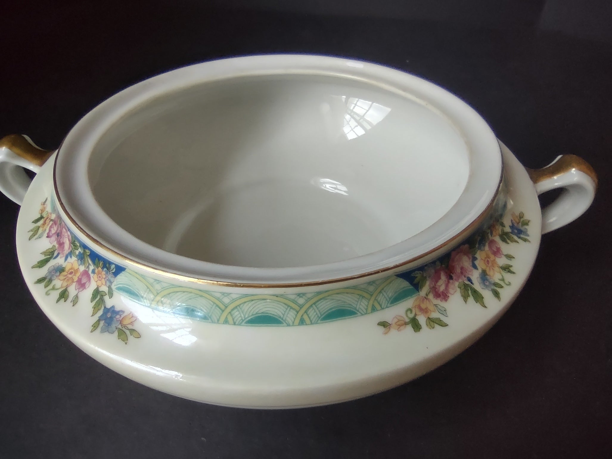 Haviland Limoges Massachusetts Round Tureen NO LID Blue Floral (lot 931)
