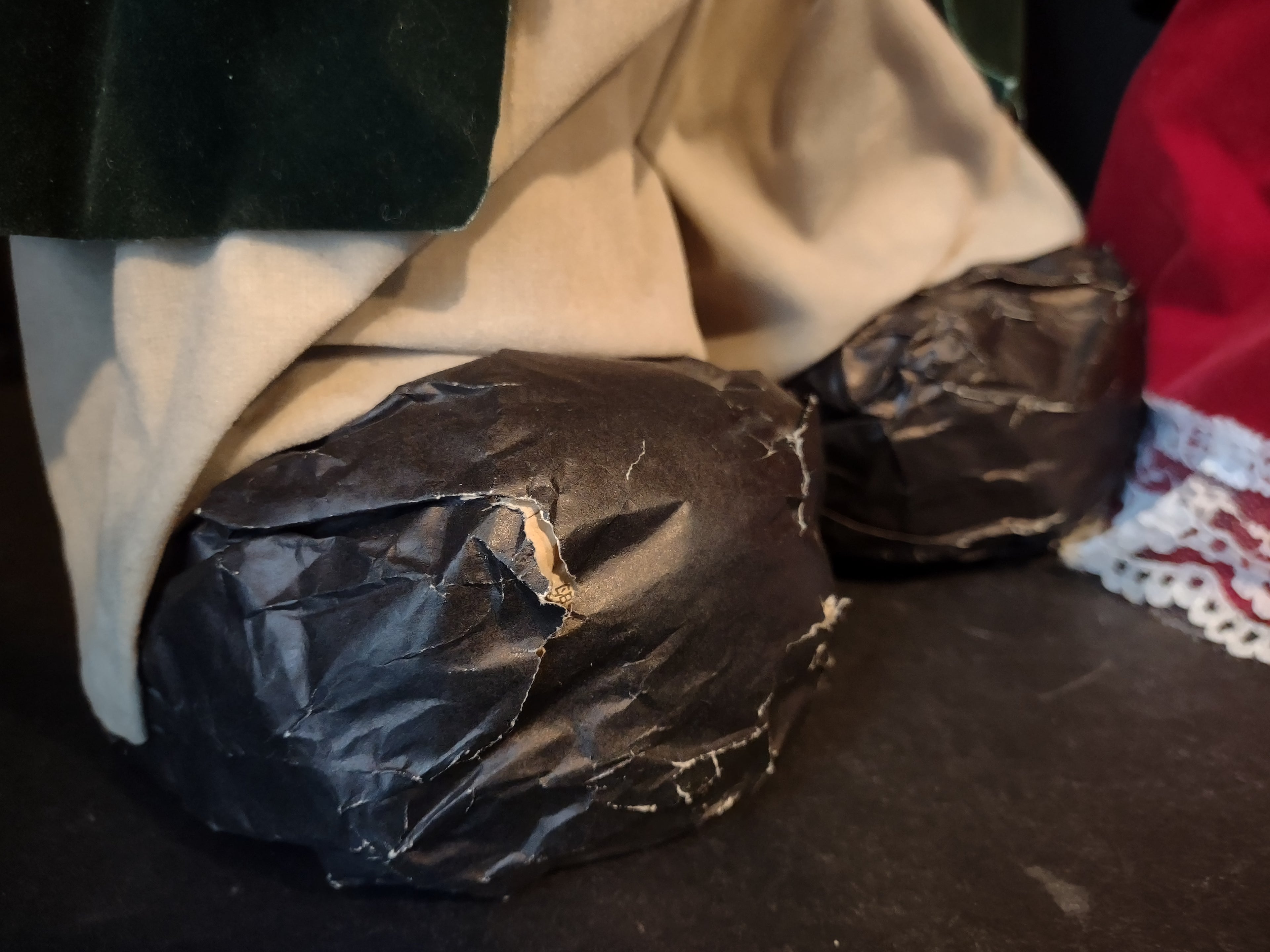Vintage Christmas Carolers Paper Mache 22" IMPERFECT (lot 3316)