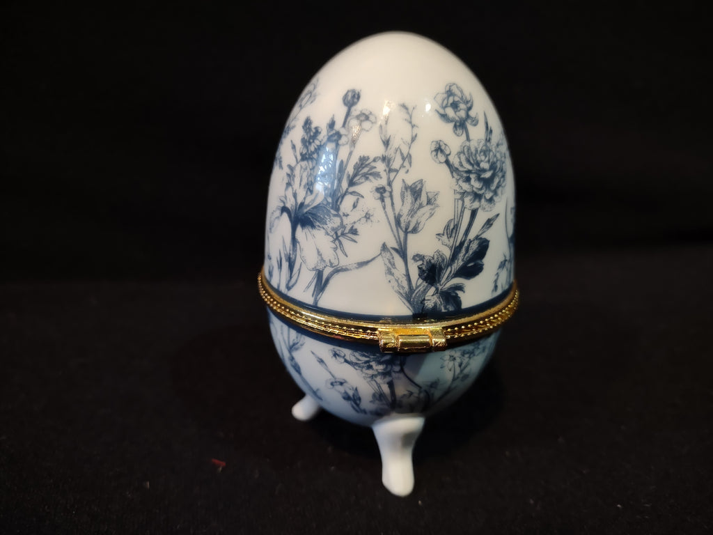 Vintage Porcelain White Blue Egg Trinket Box 3-1/2" Tall (lot 3468)