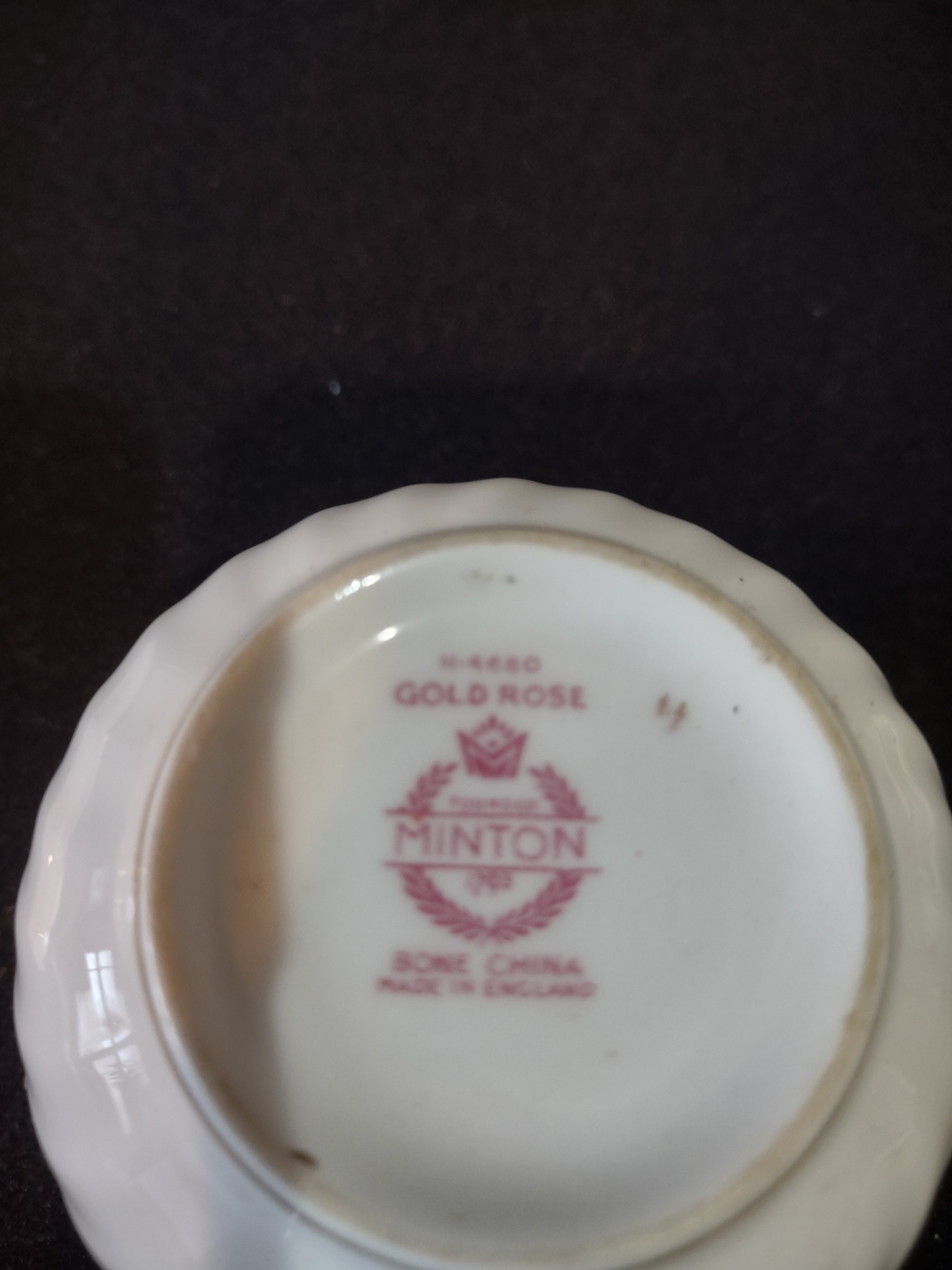 Vintage Minton Gold Rose Tea Cup Saucer Bone China Gold Trim x 3 (Lot 5430)