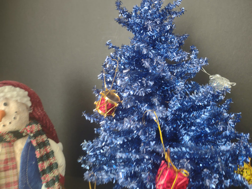 Christmas Snowman Tinsel Blue Small Tree Decor (lot 1278)