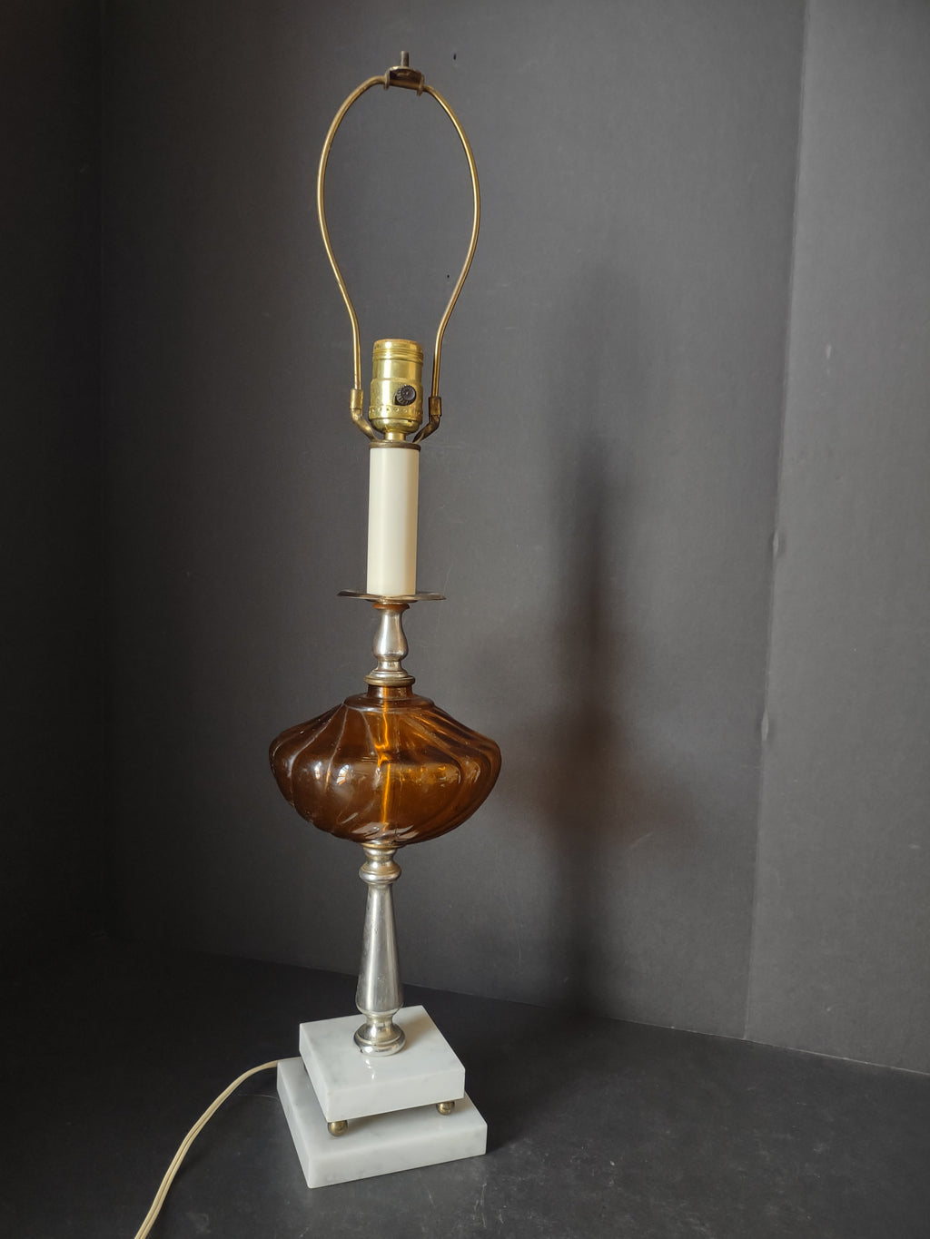 Vintage Amber Glass Lamp (lot 1775)