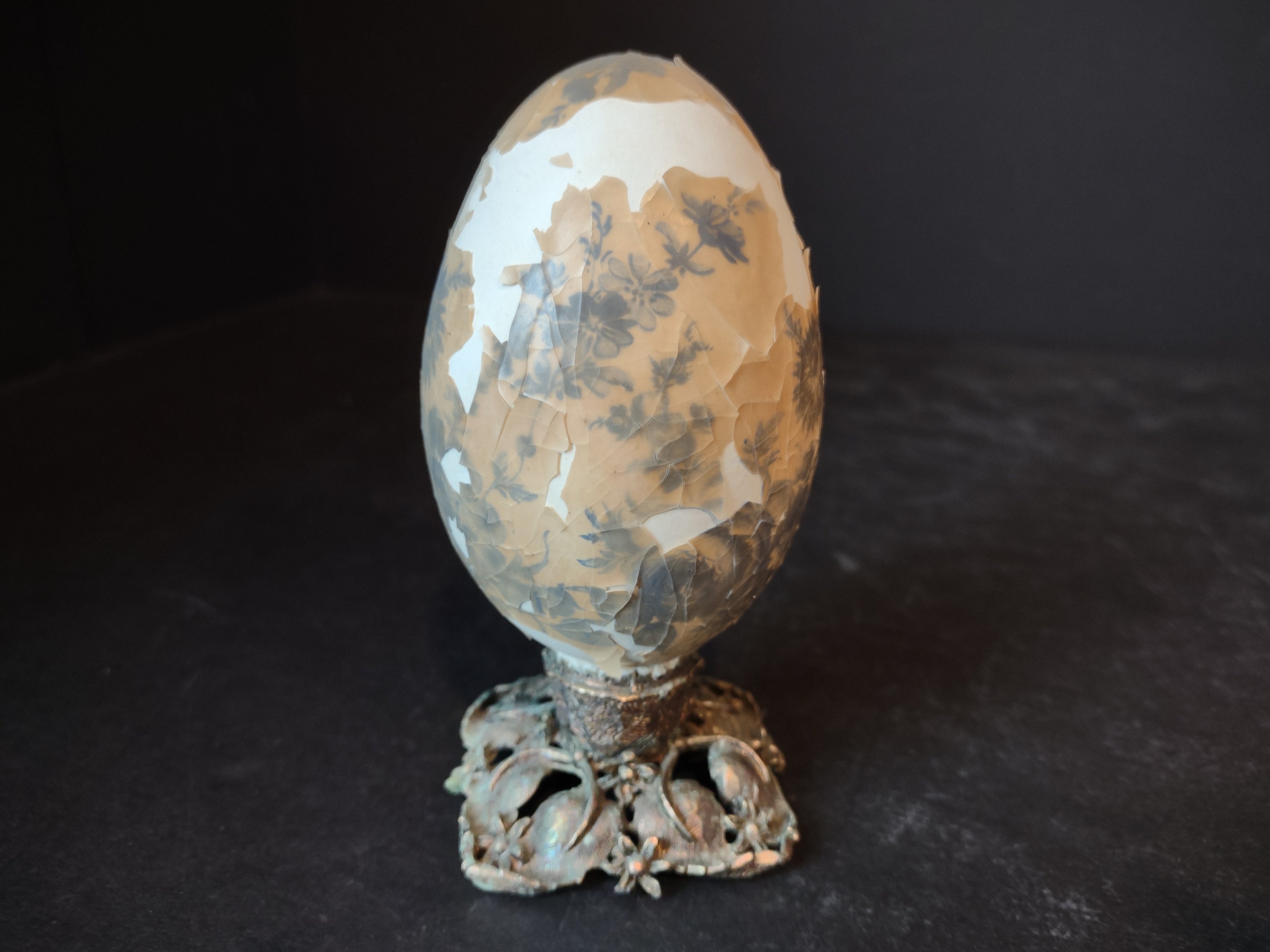 Vintage 4" Easter Egg on Metal Foot Blue Flower Design (lot 5343)