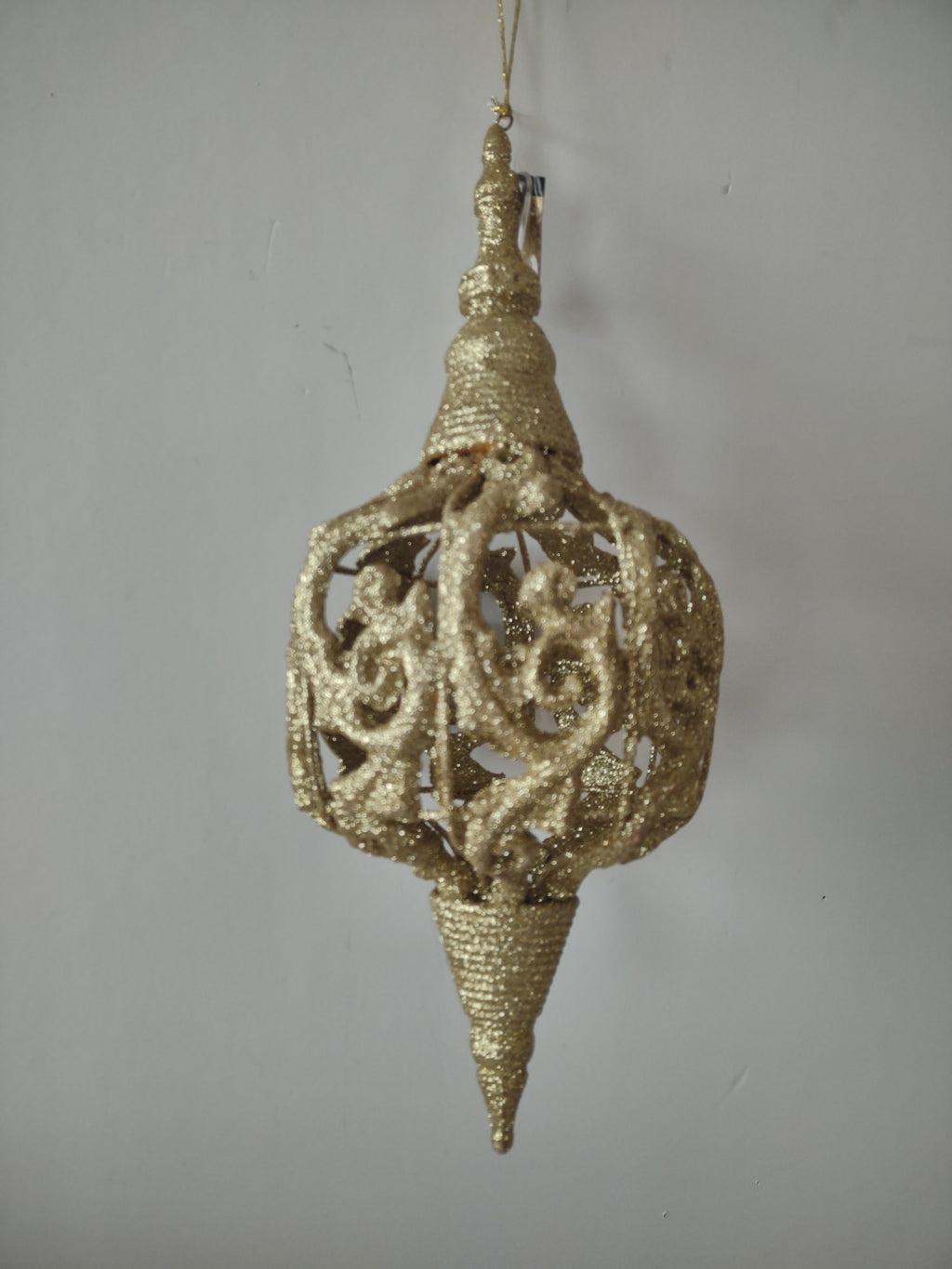 Christmas Holiday Large Ornate Golden Ornament (lot 1286)