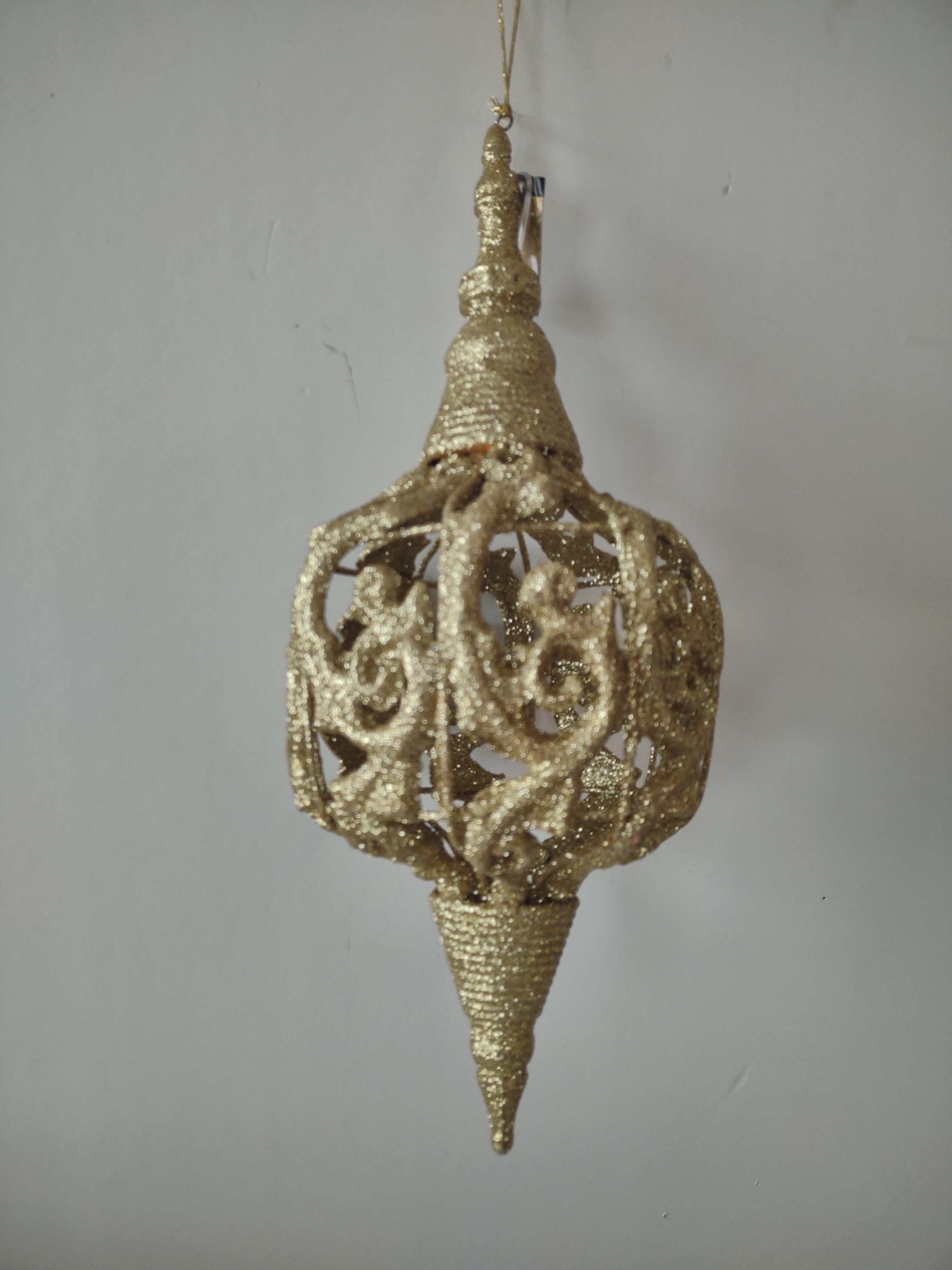 Christmas Holiday Large Ornate Golden Ornament (lot 1286)