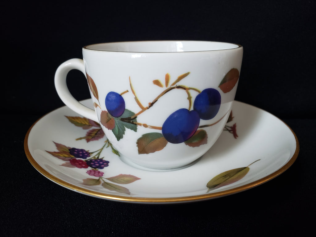 Vintage Royal Worcester Evesham Tea Cup with Saucer (lot 2073)