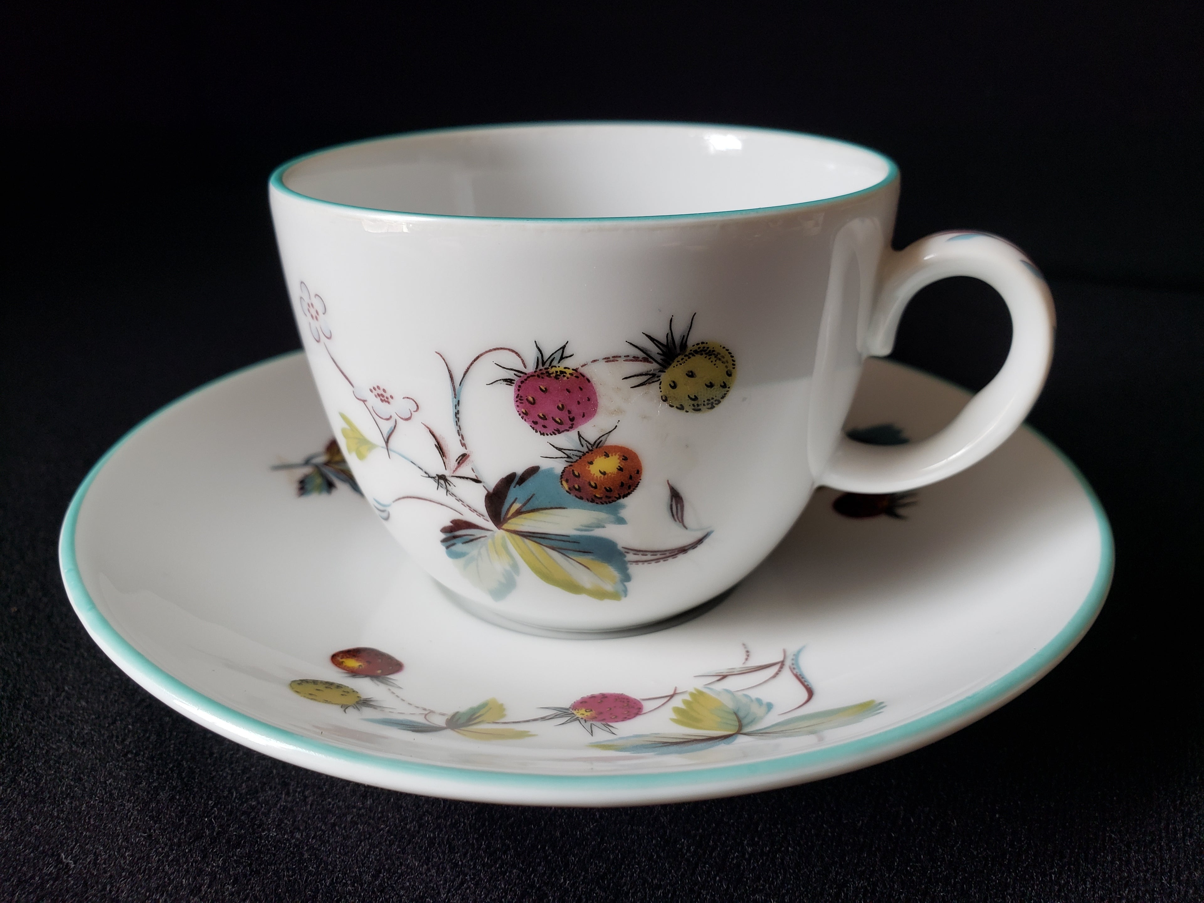 Vintage Royal Worcester Strawberry Fair Oven to Table Tea Cup (lot 2099)