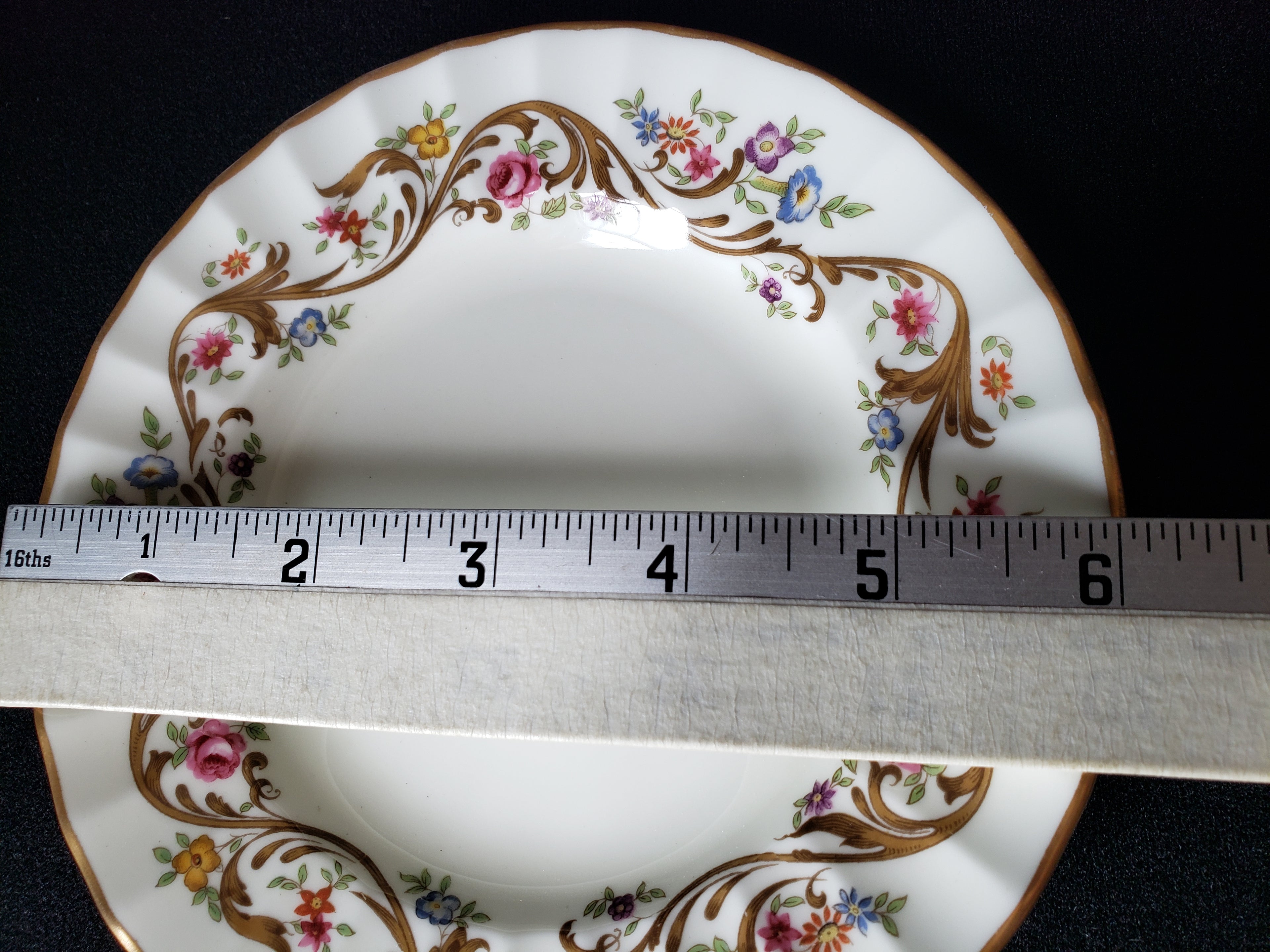 Vintage Royal Worcester Bread or Dessert Plate 6" (lot 2086)