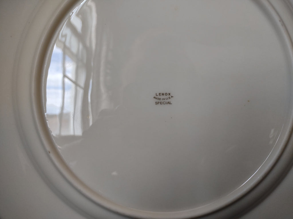 Vintage Lenox Special Holly Design Gold Trim Dinner Plate 10-1/2" (lot 1904)