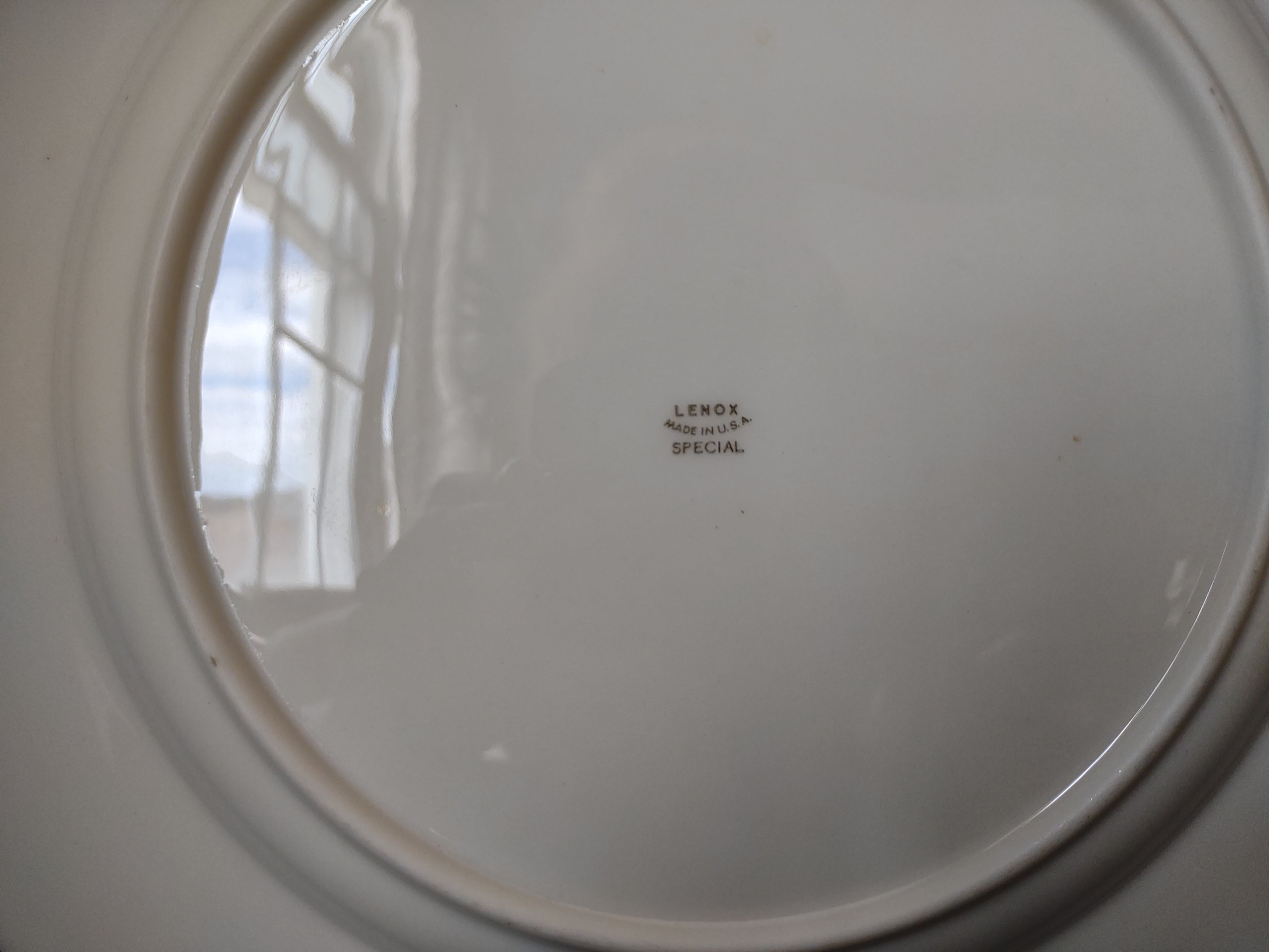 Vintage Lenox Special Holly Design Gold Trim Dinner Plate 10-1/2" (lot 1904)