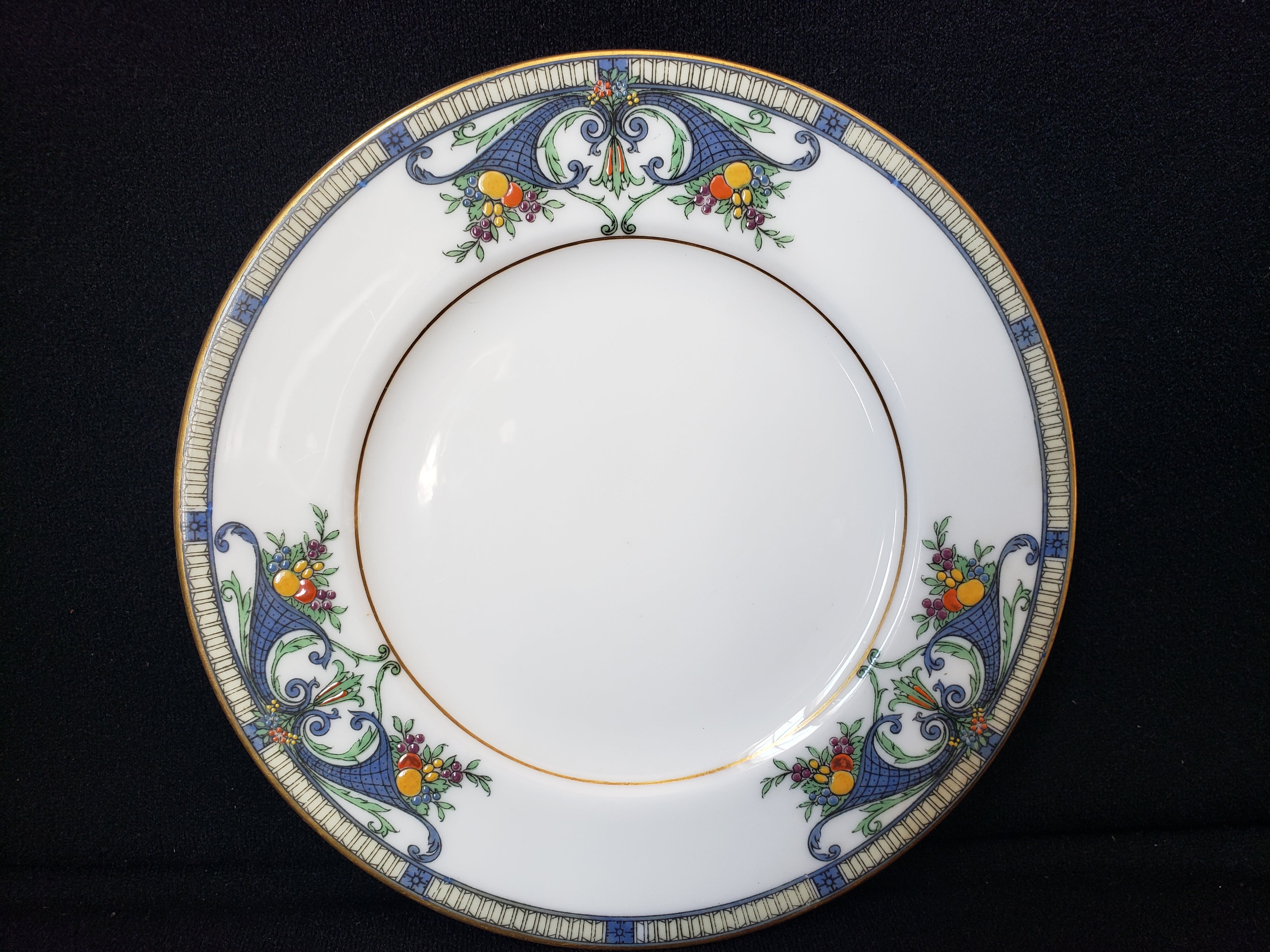 Vintage Royal Worcester Bread or Dessert Plate 6" (lot 2074)