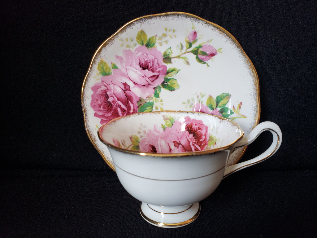 Vintage Royal Albert American Beauty Tea Cup with Saucer (lot 2048)