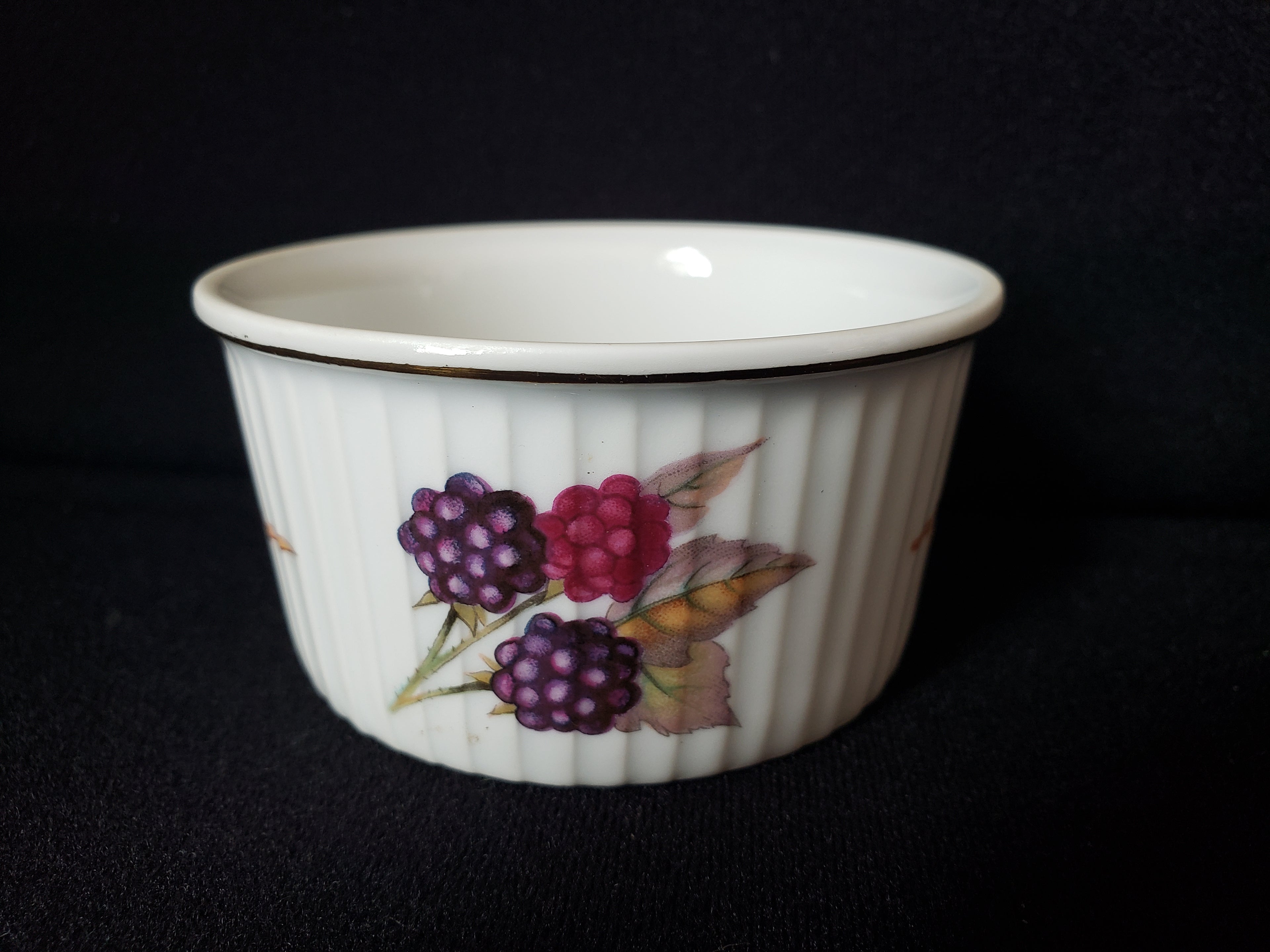 Vintage Royal Worcester Evesham Quiche Souffle Baking Porcelain Dish (lot 2060)