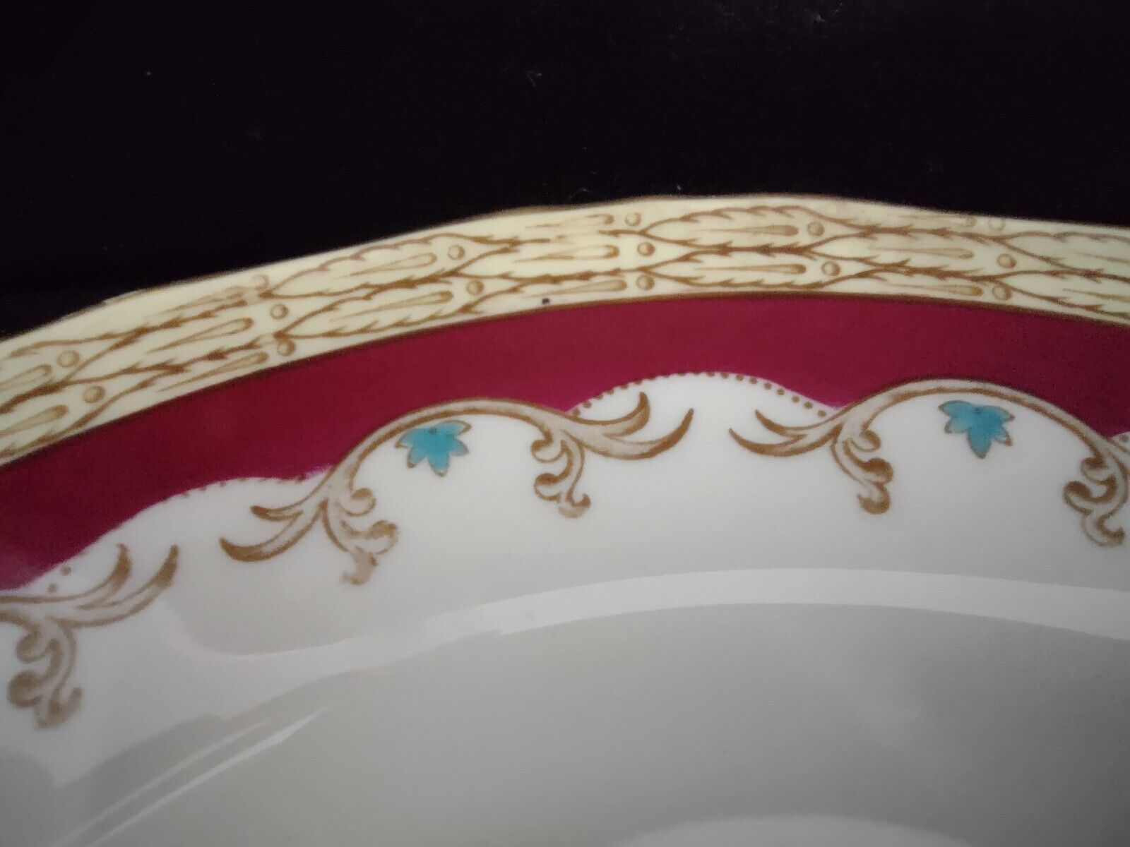 092 Vintage Royal Worcester KILDARE England Dinner Plate Red Rose 10-3/4"