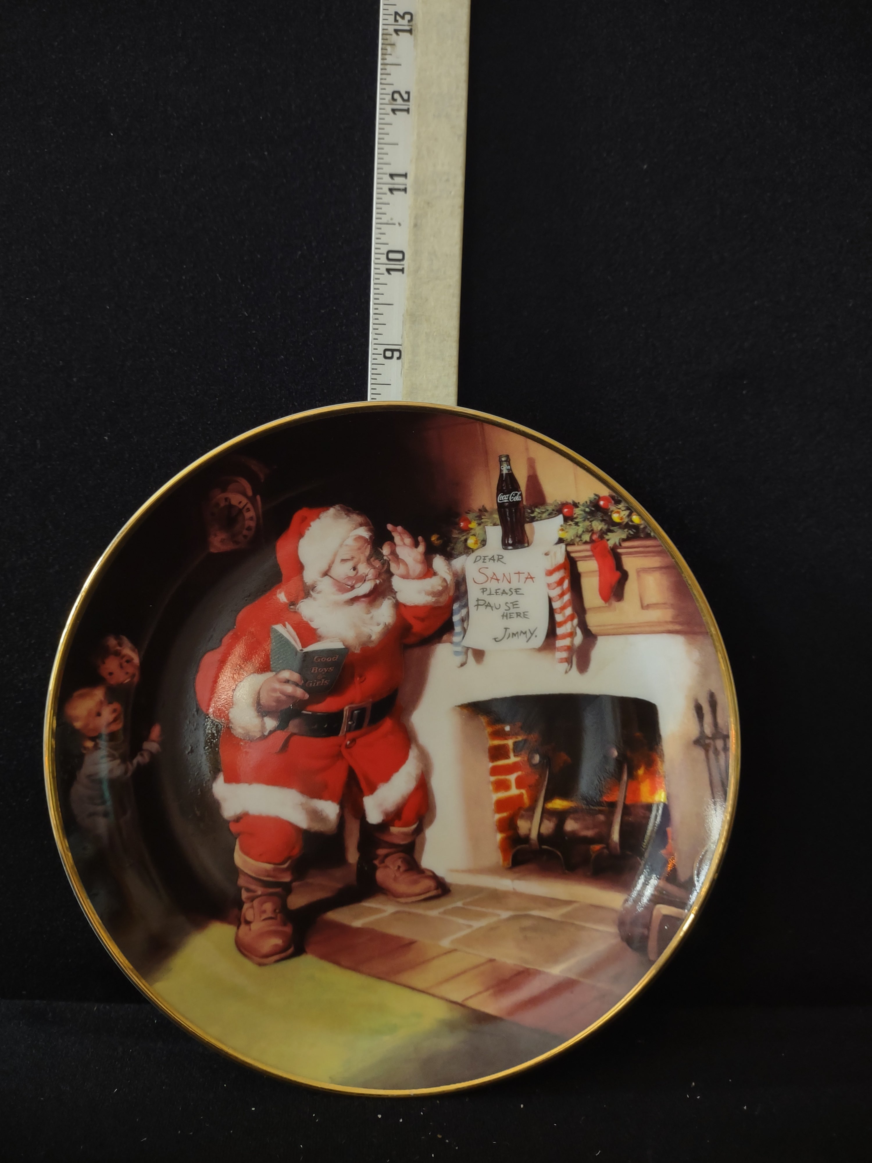 Santa Christmas Coca Cola Limited Edition Pause That Refreshes Plate (Lot 3337)