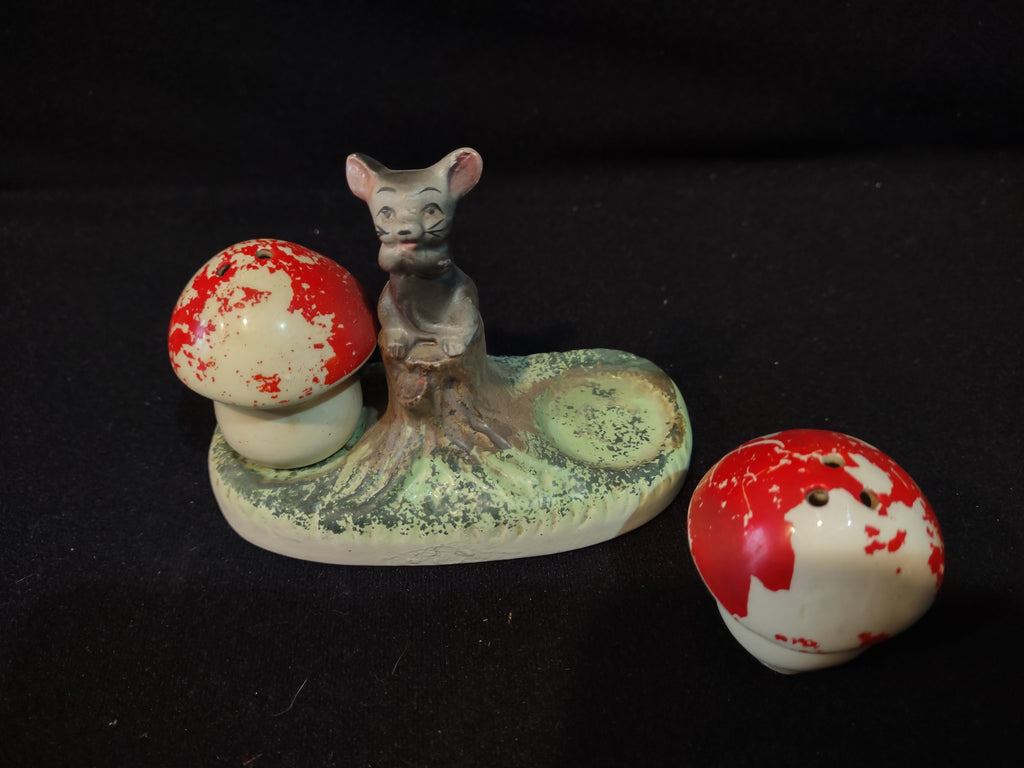 Vintage Ceramic Salt and Pepper Shaker Mouse Mice Mushrooms IMPERFECT (lot 5372)