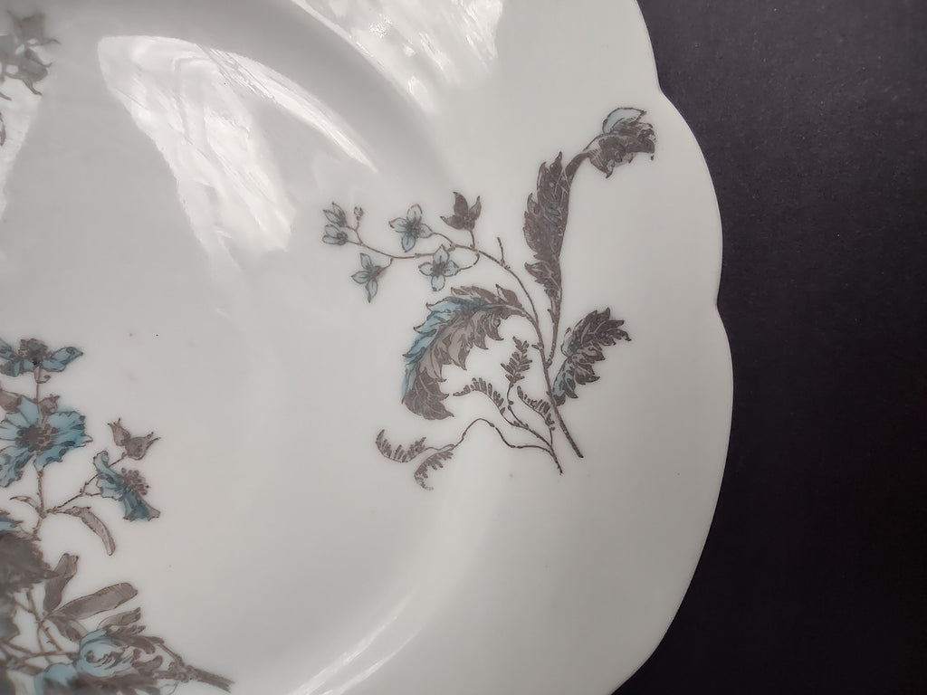 Antique Haviland Limoges Blue Flower Dinner Plate 9-1/2" (lot 959)