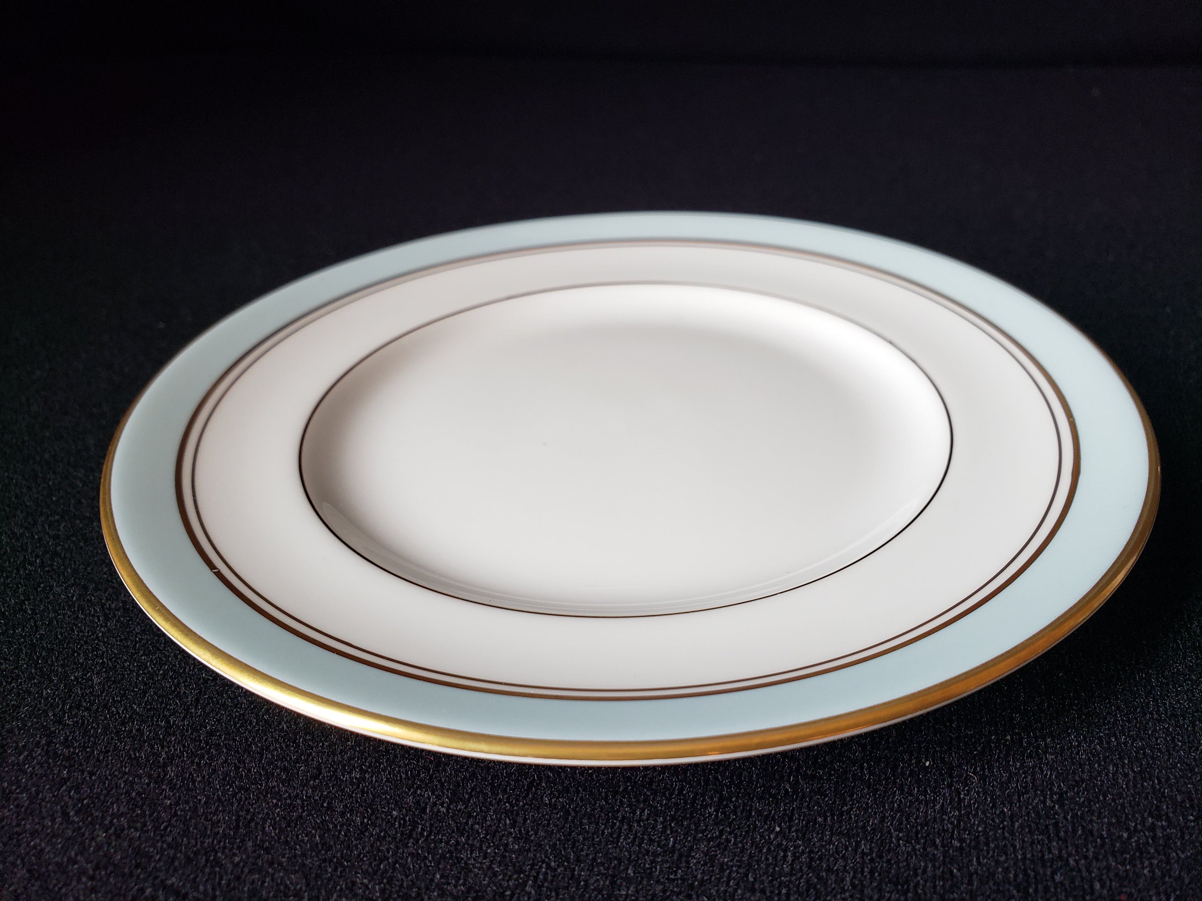 Vintage Royal Worcester Howard Bread or Dessert Plate 6" (lot 2104)