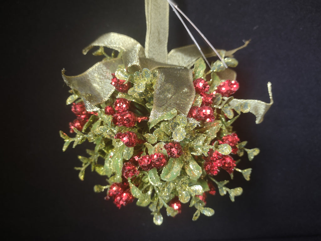 The Original Christmas Holiday Ornament Kissing Krystal Mistletoe (lot 1677)