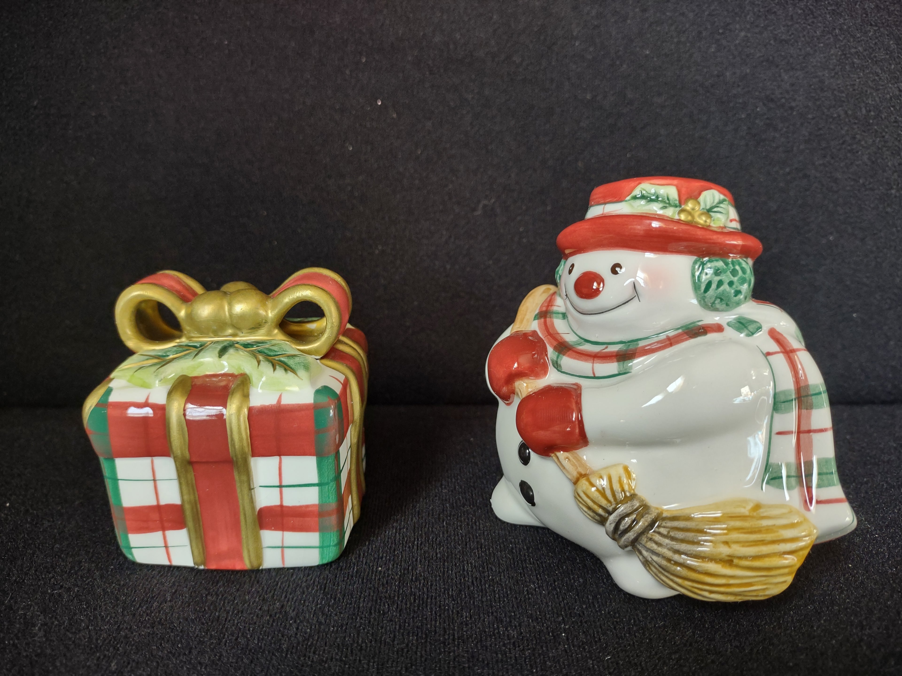 Fitz and Floyd Christmas Salt and Pepper Plaid Snowman Shakers (lot 1521)