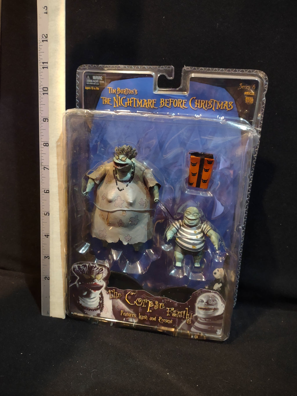 The Nightmare Before Christmas Corpse Family Leash Present Series 6 (lot 4583)