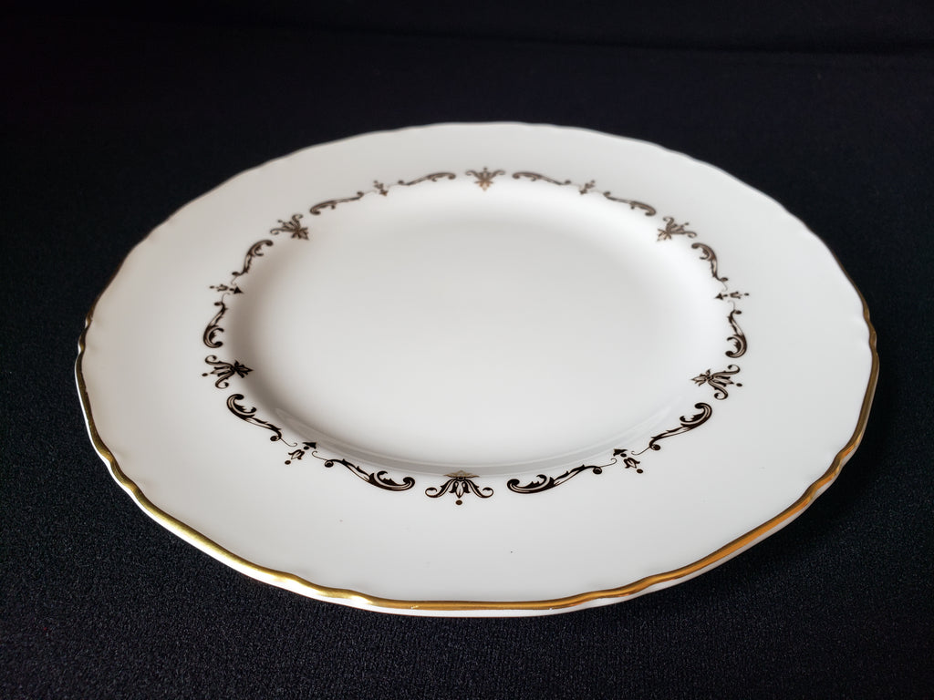 Vintage Royal Worcester Dessert or Luncheon Plate Gold Chantilly 8" (lot 2095)