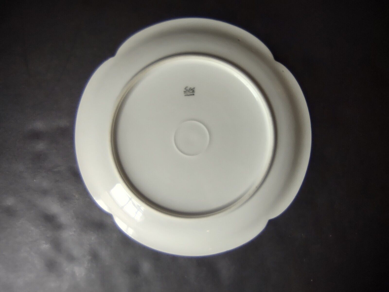GDA Limoges France Porcelain White Dessert Plate Gold Trim (lot 671)