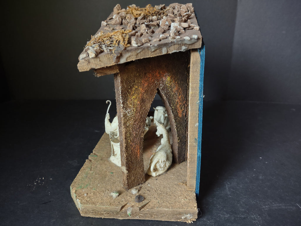 Christmas Nativity Scene Figurines Attached (lot 1596)
