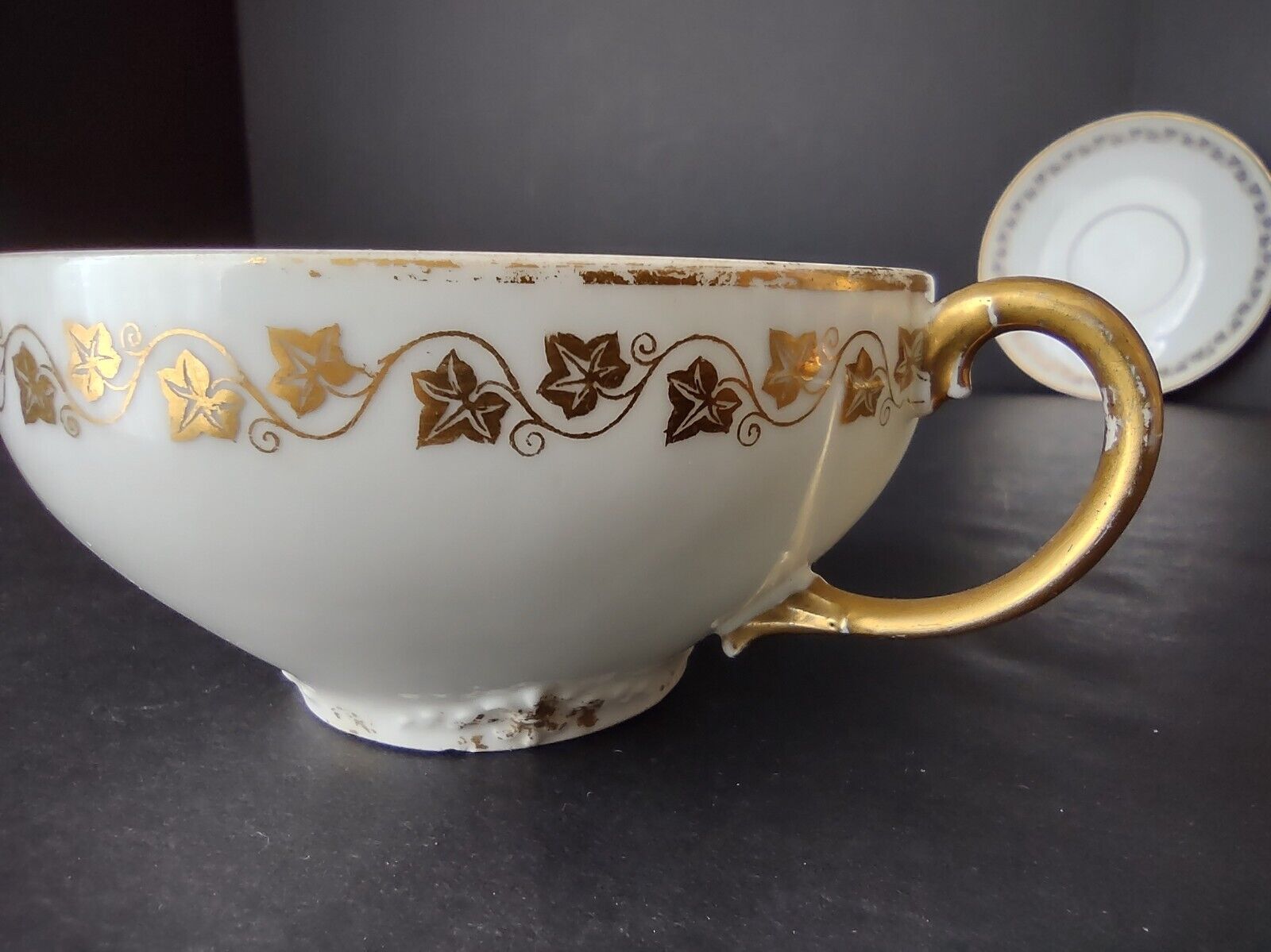 Vintage GDA Haviland Limoges France Ivy Gold Trim Large Teacup & Saucer (lot 709